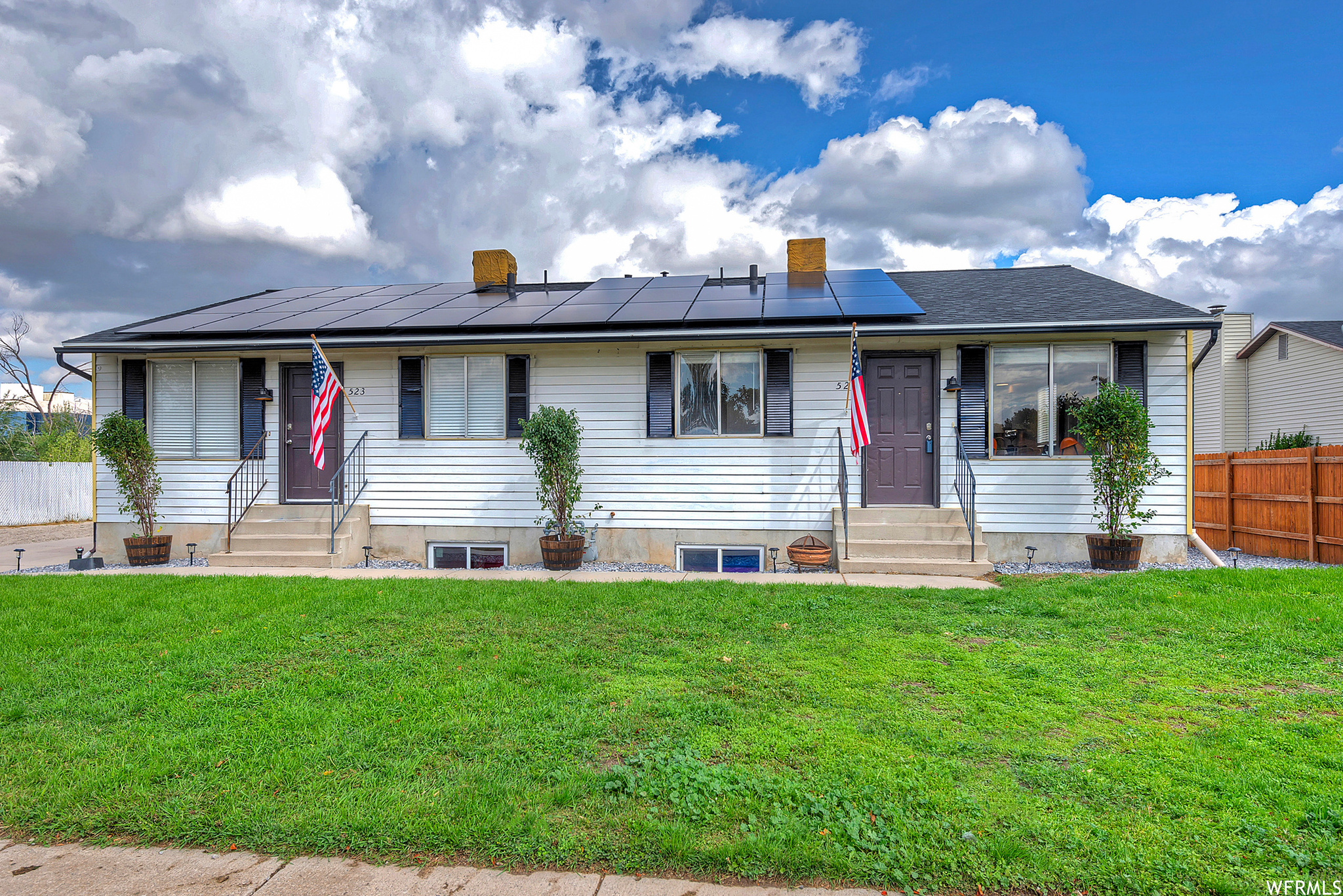 523 E ACOMA RD