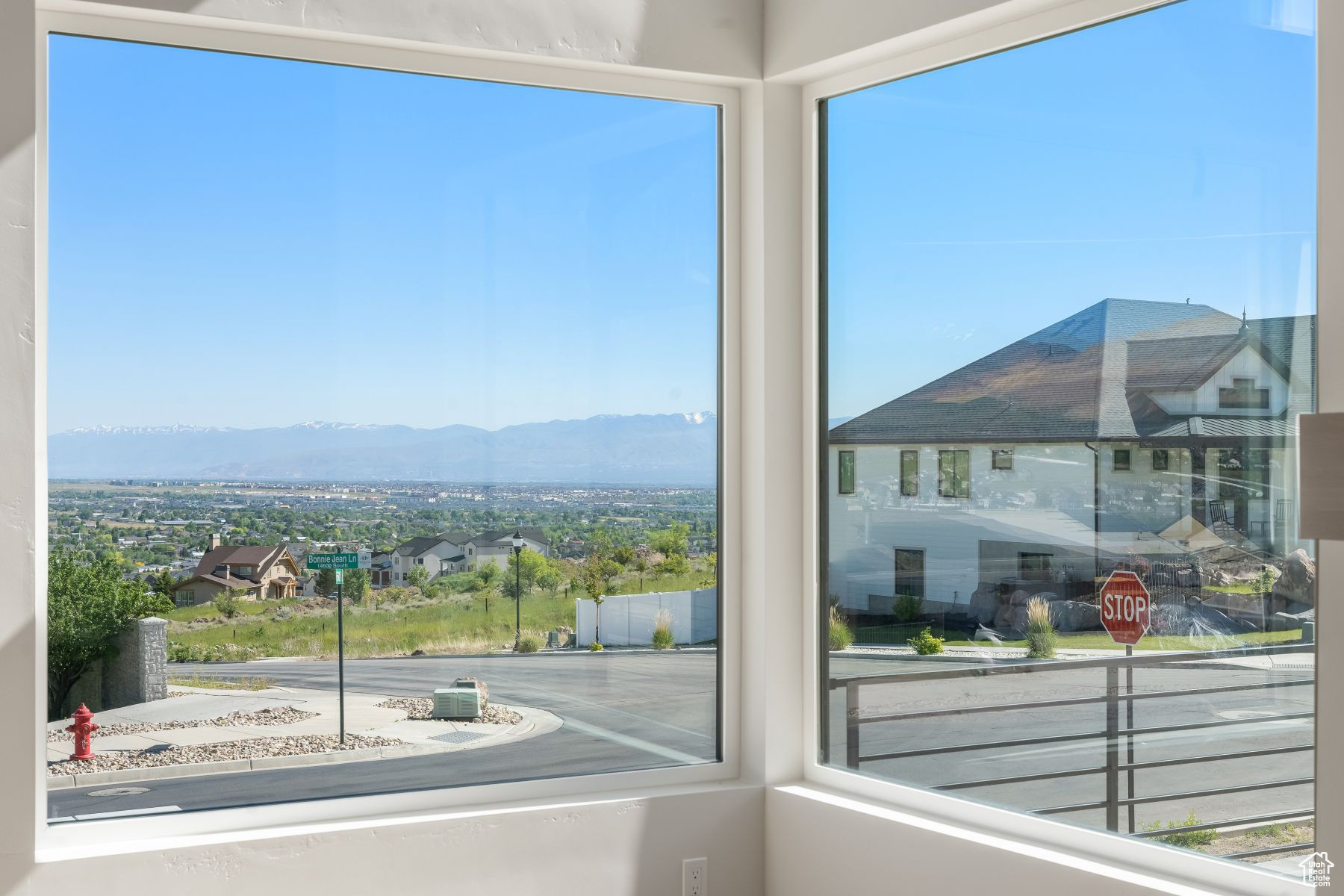 14611 S ANNIKA RUN DR