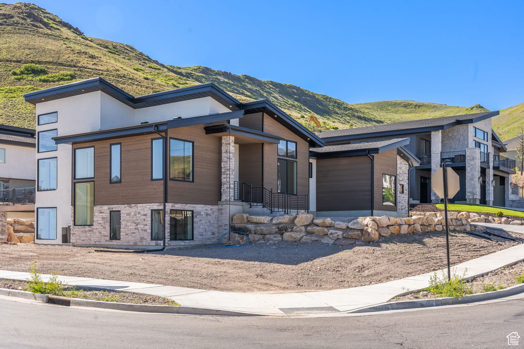 14611 S ANNIKA RUN DR