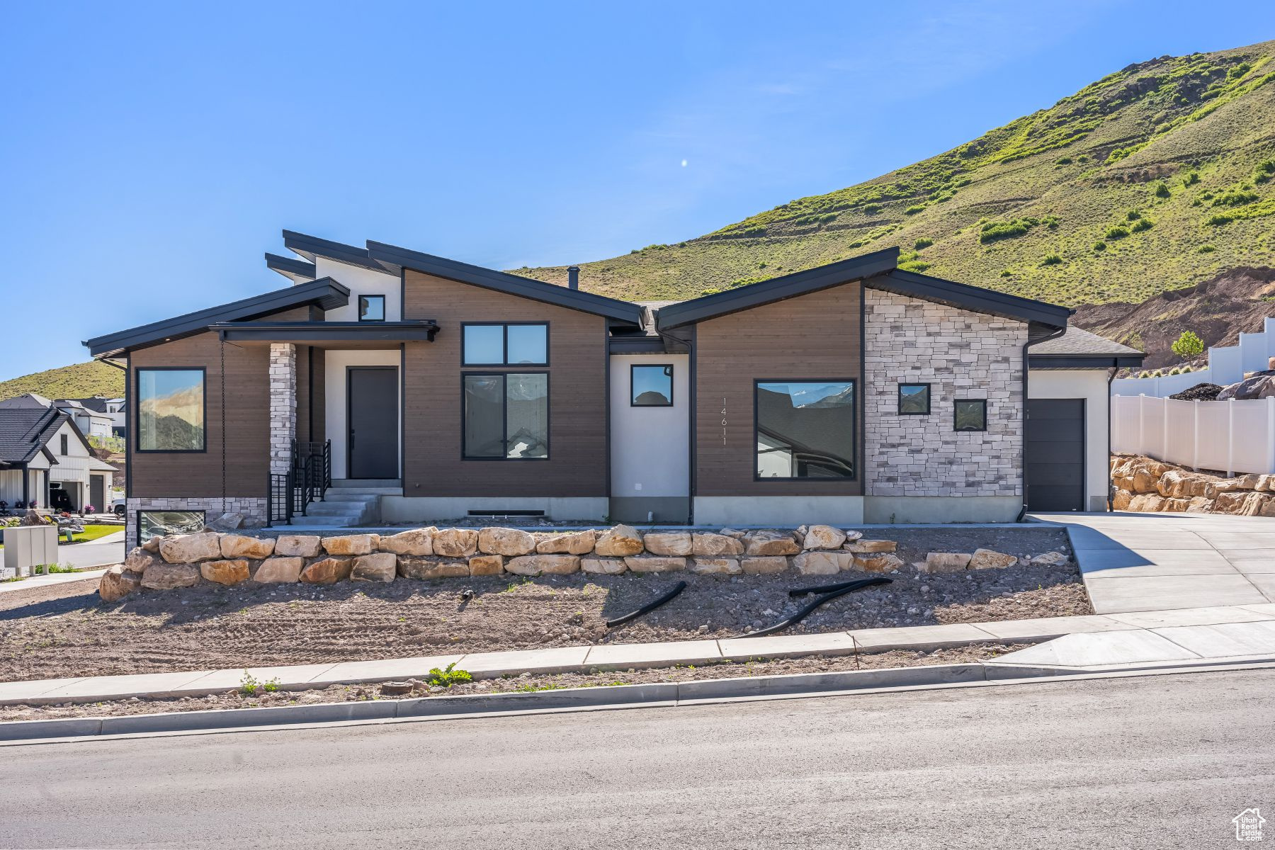 14611 S ANNIKA RUN DR