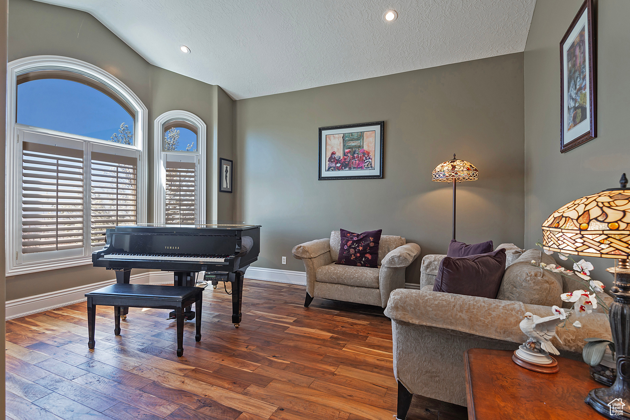 136 N FAIRWAY DR