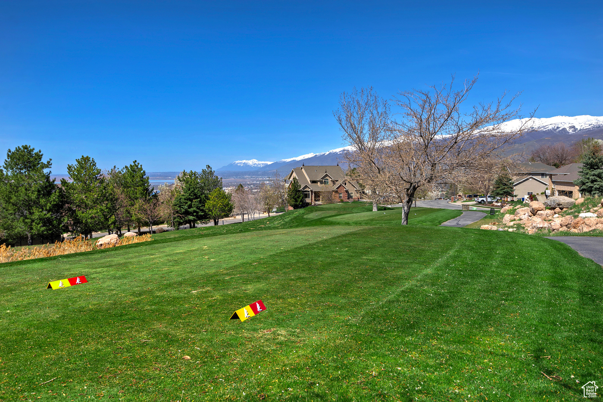 136 N FAIRWAY DR