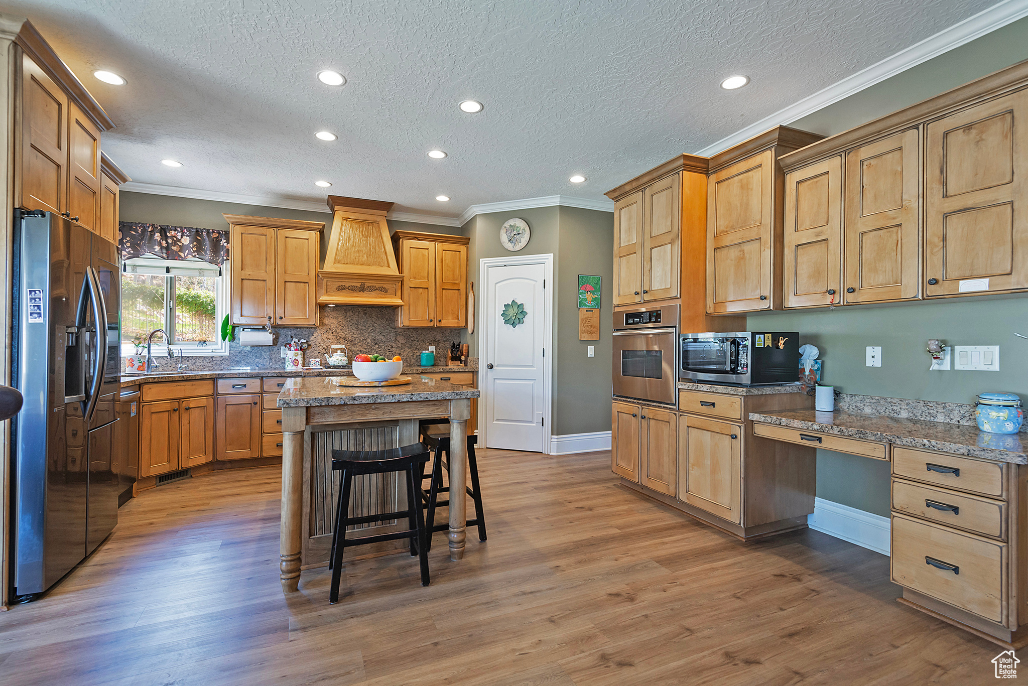 136 N FAIRWAY DR