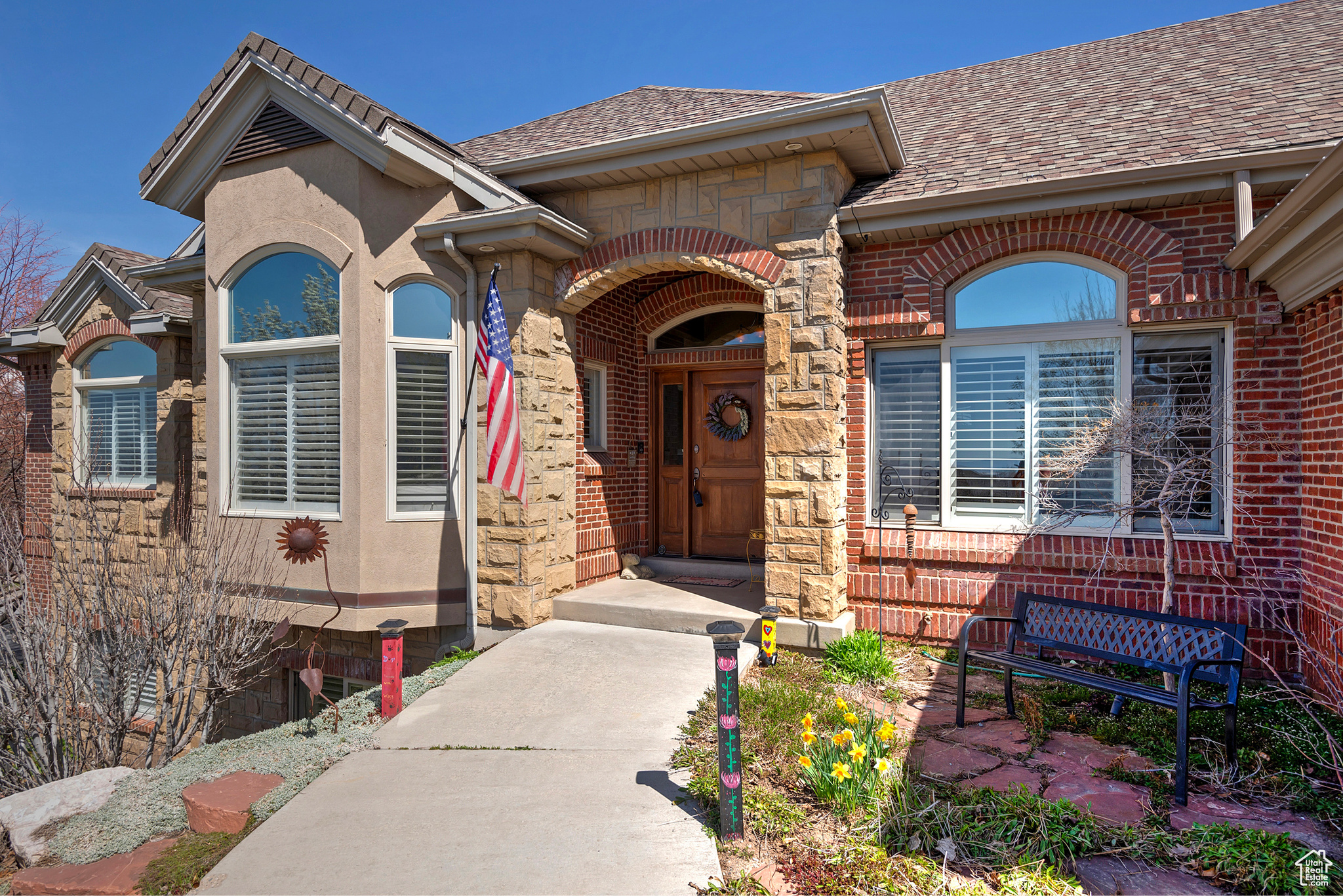 136 N FAIRWAY DR