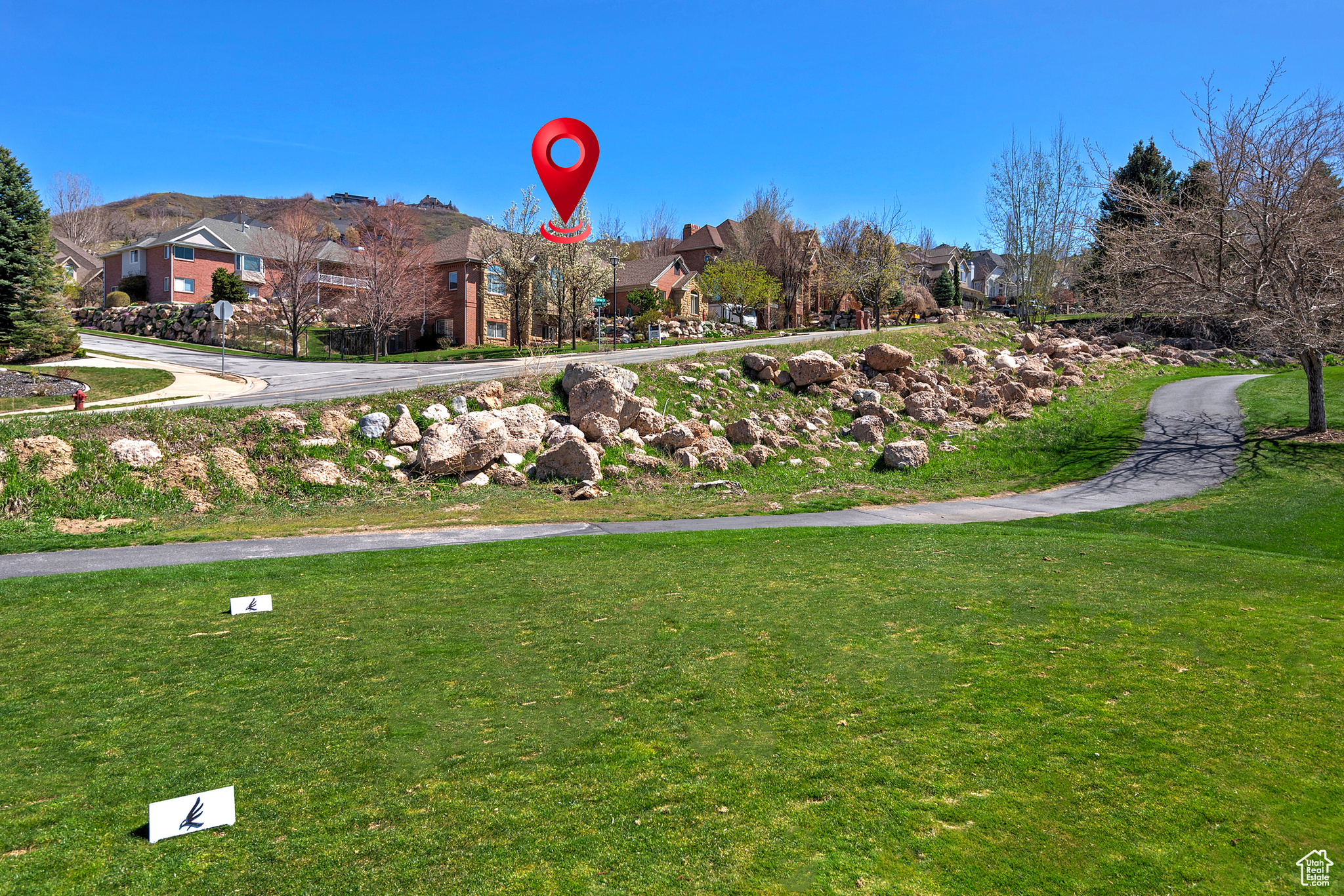 136 N FAIRWAY DR