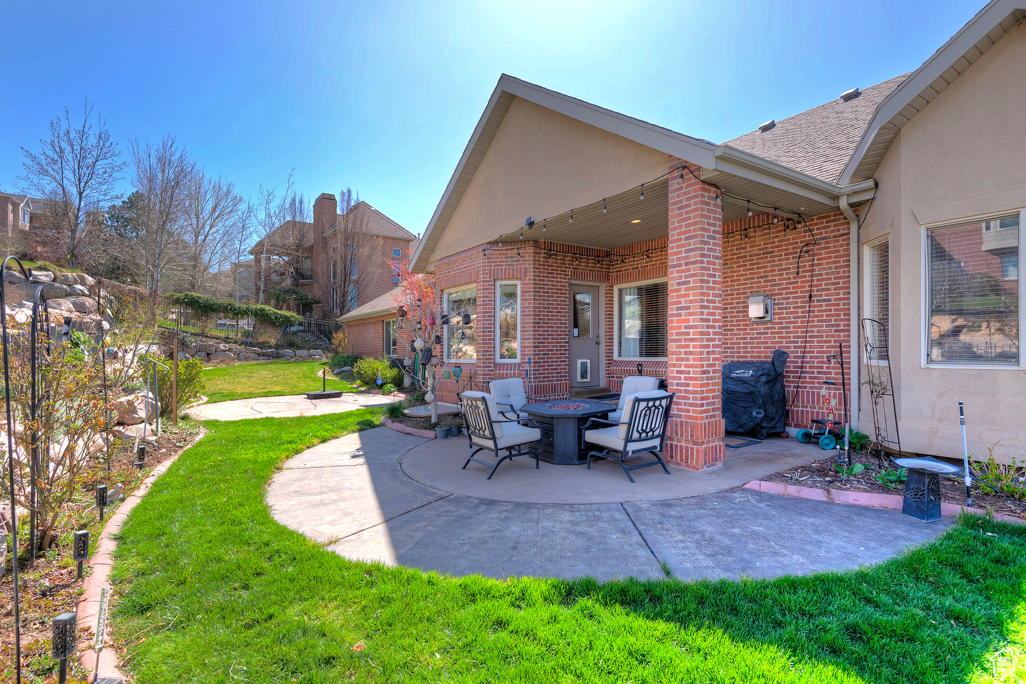 136 N FAIRWAY DR