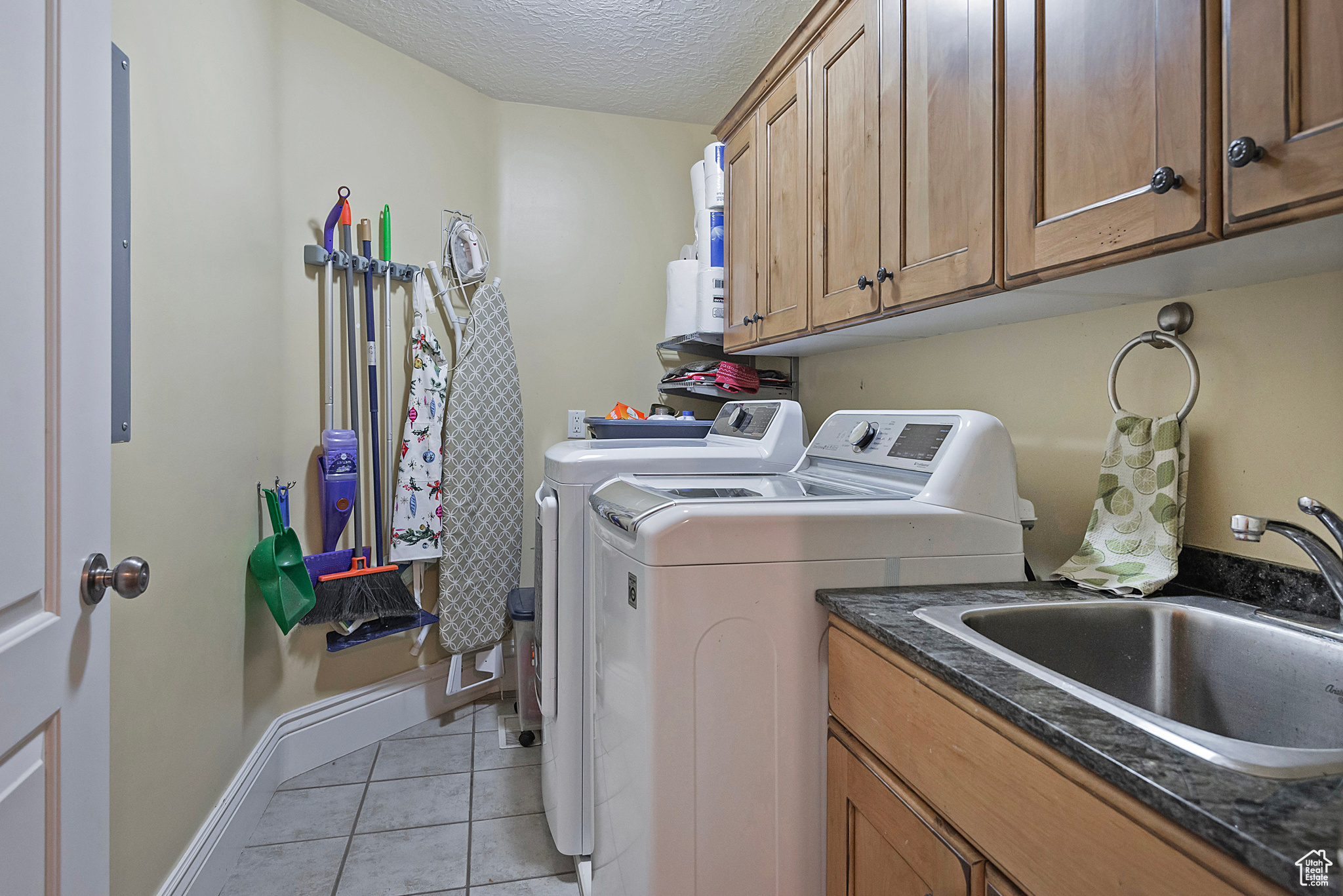 136 N FAIRWAY DR