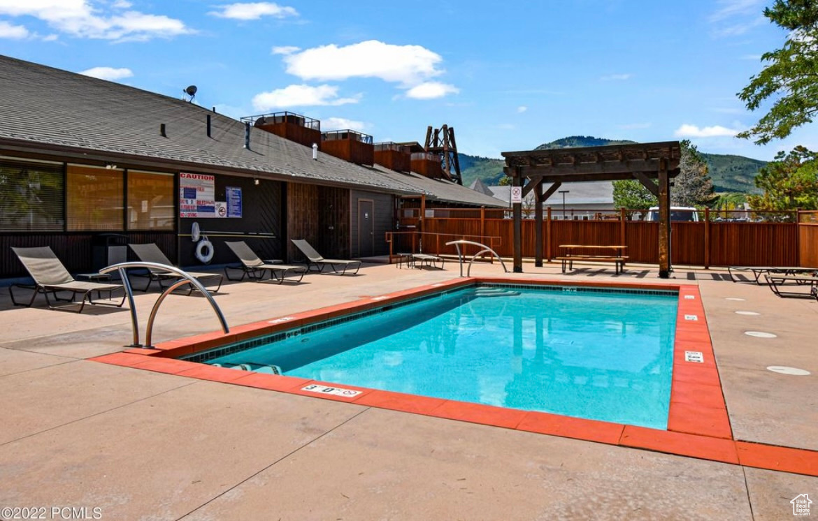 2235 SIDEWINDER DR #421