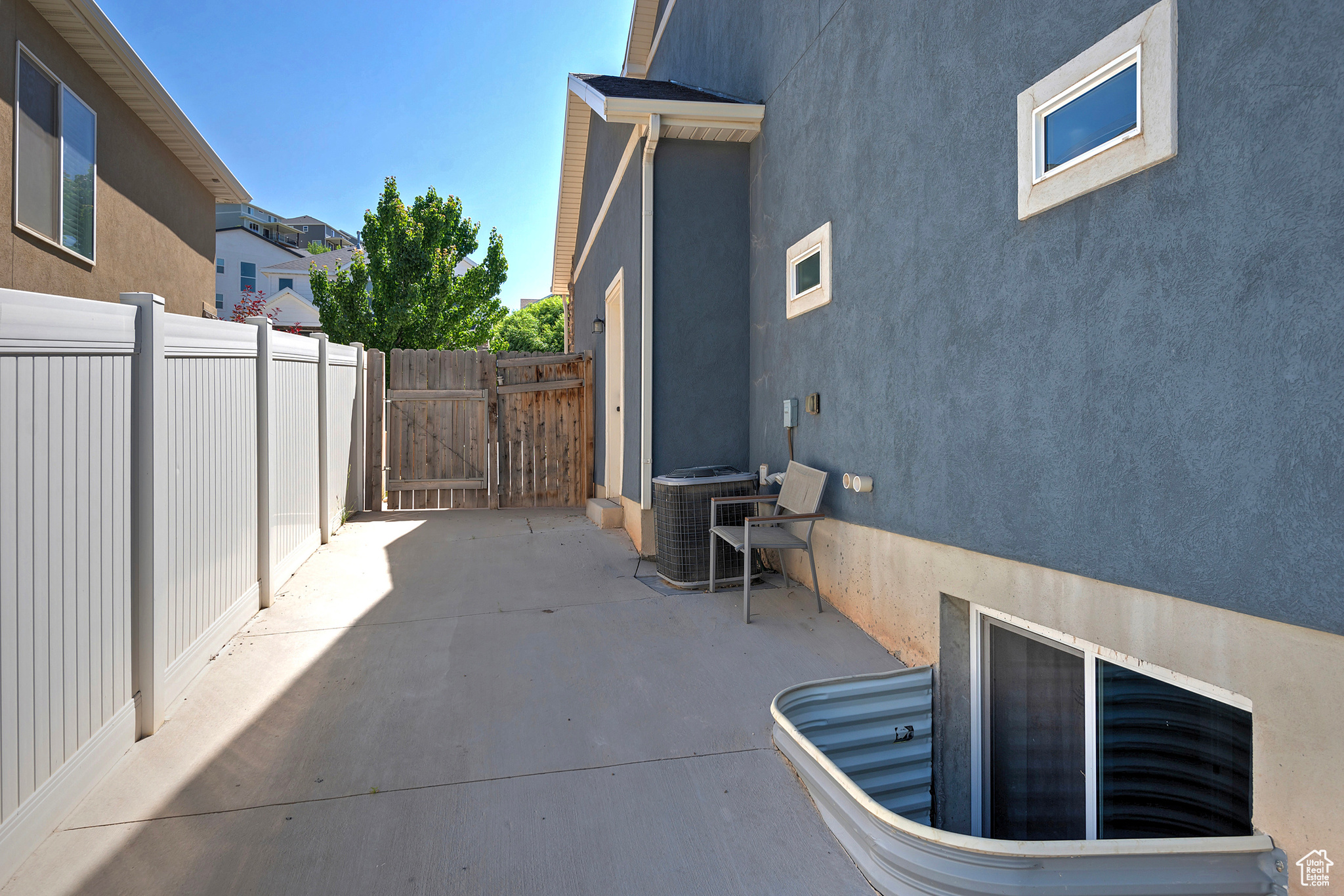 167 E VISTA WAY