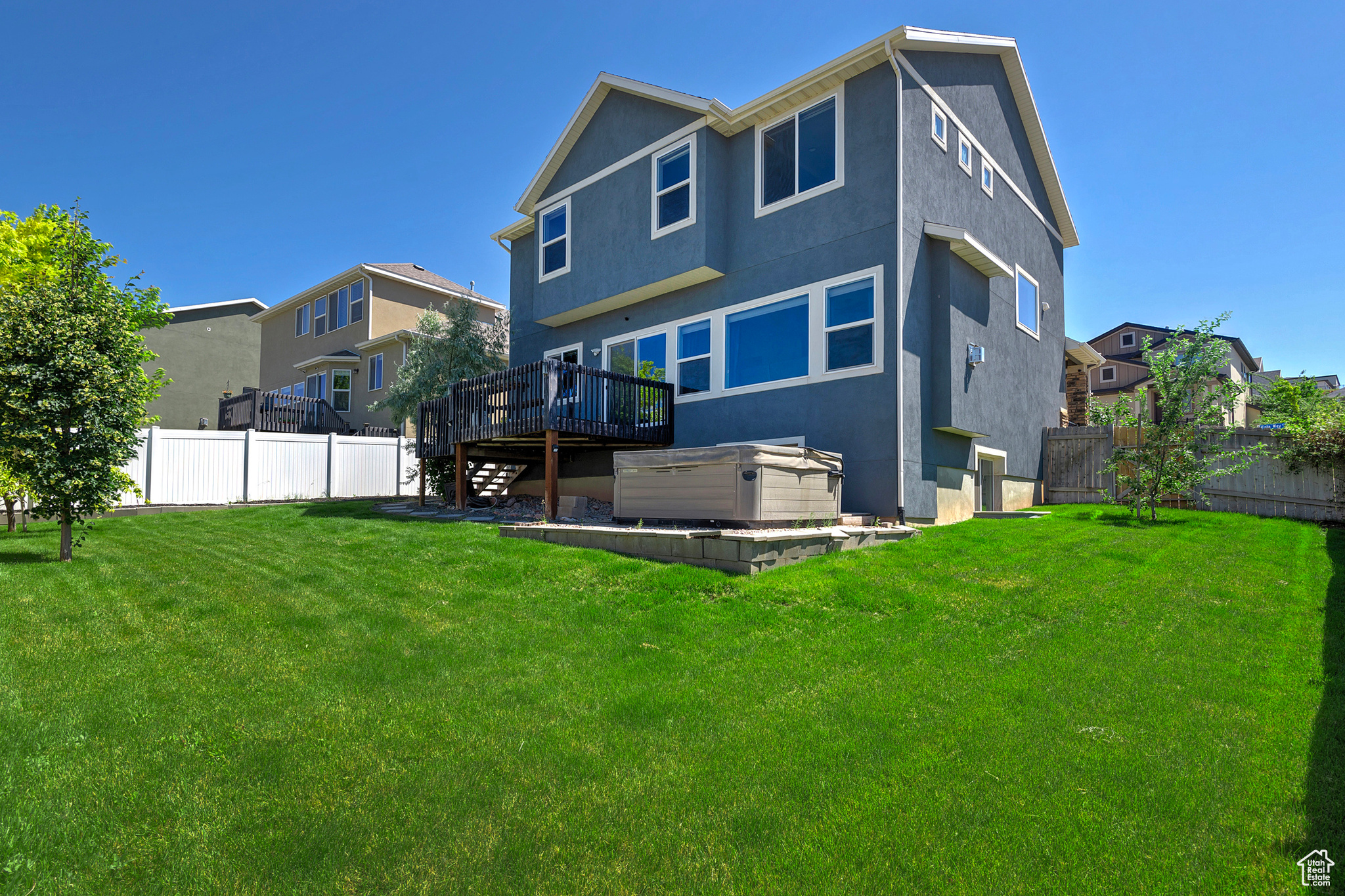 167 E VISTA WAY