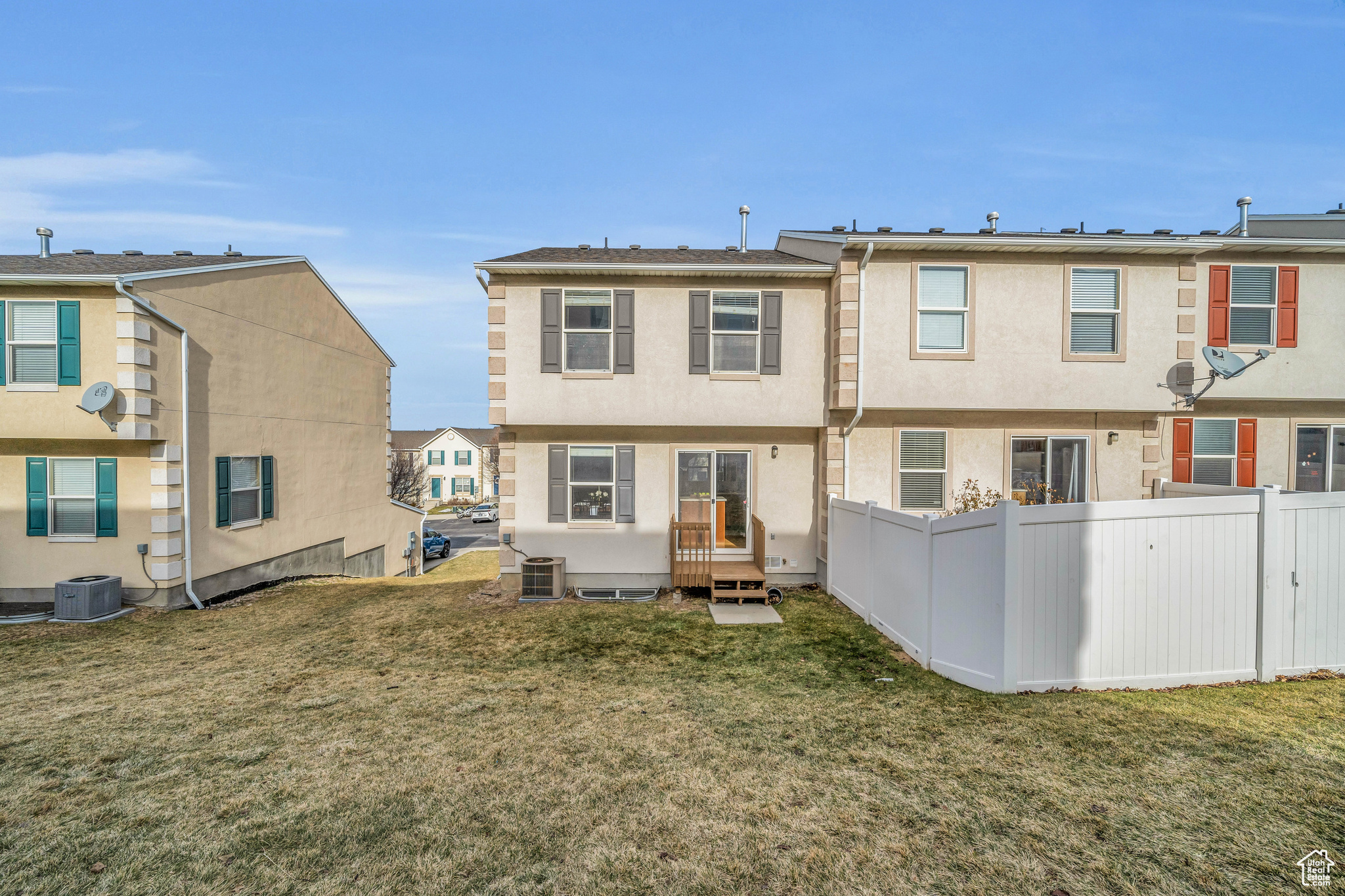 408 E BRAIDHILL DR