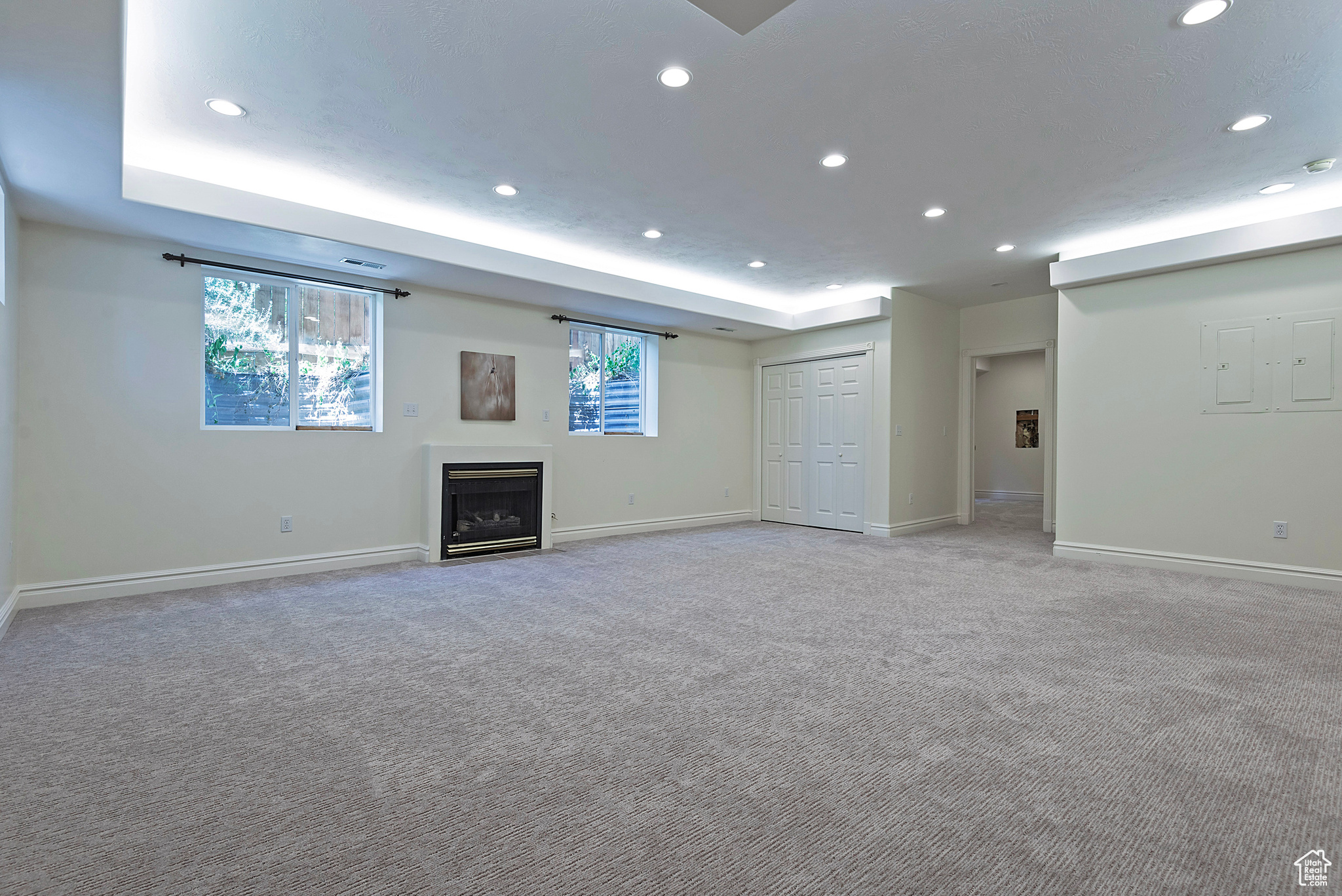 416 E 8TH AVE