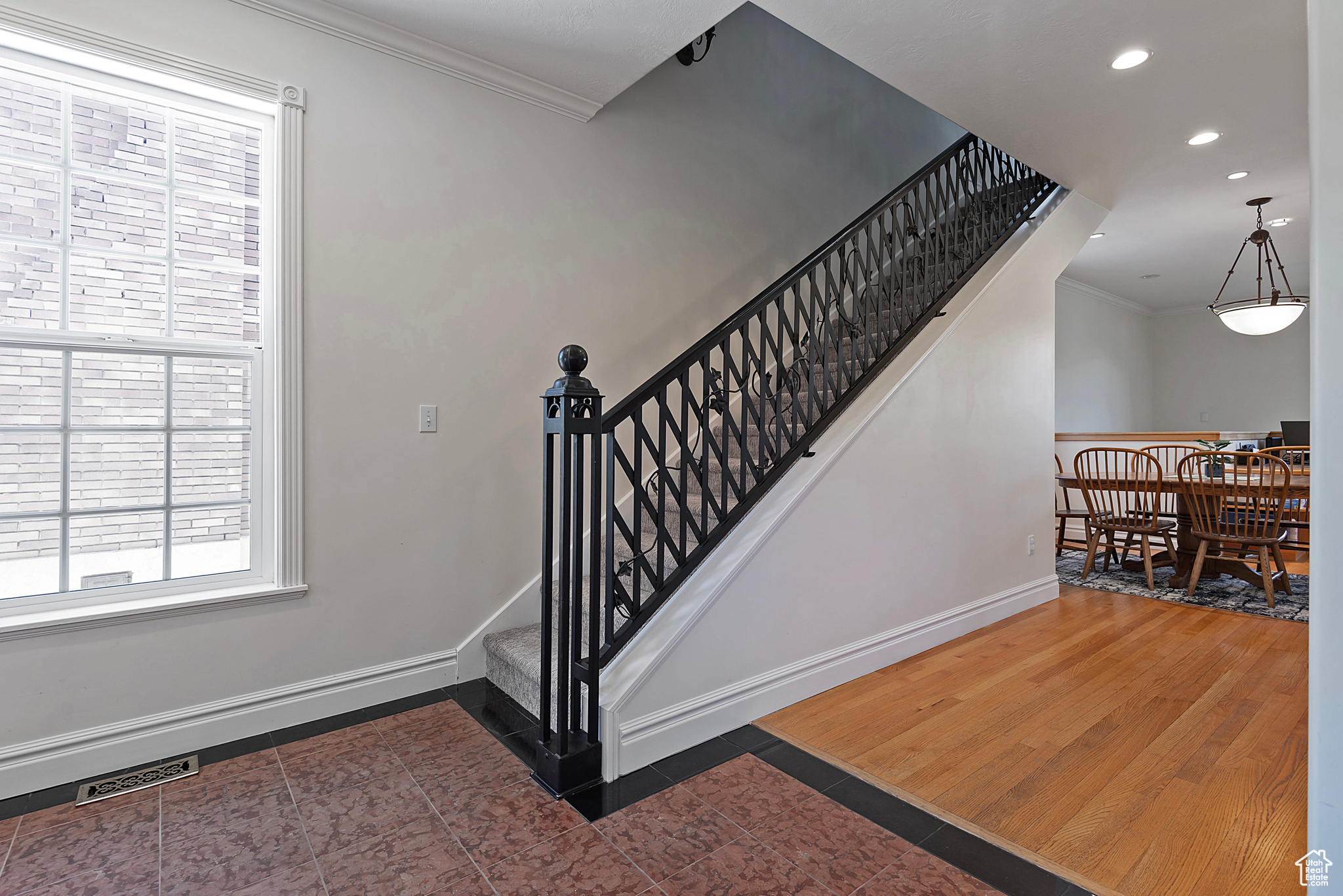 416 E 8TH AVE
