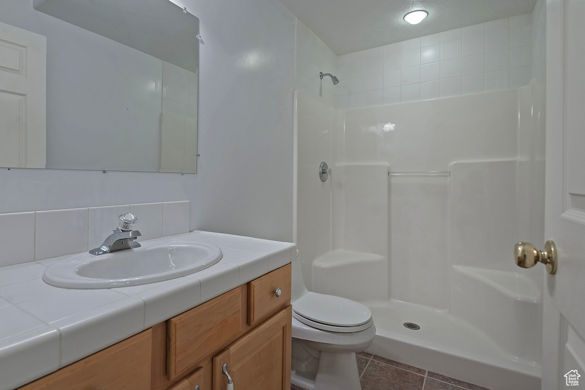 416 E 8TH AVE
