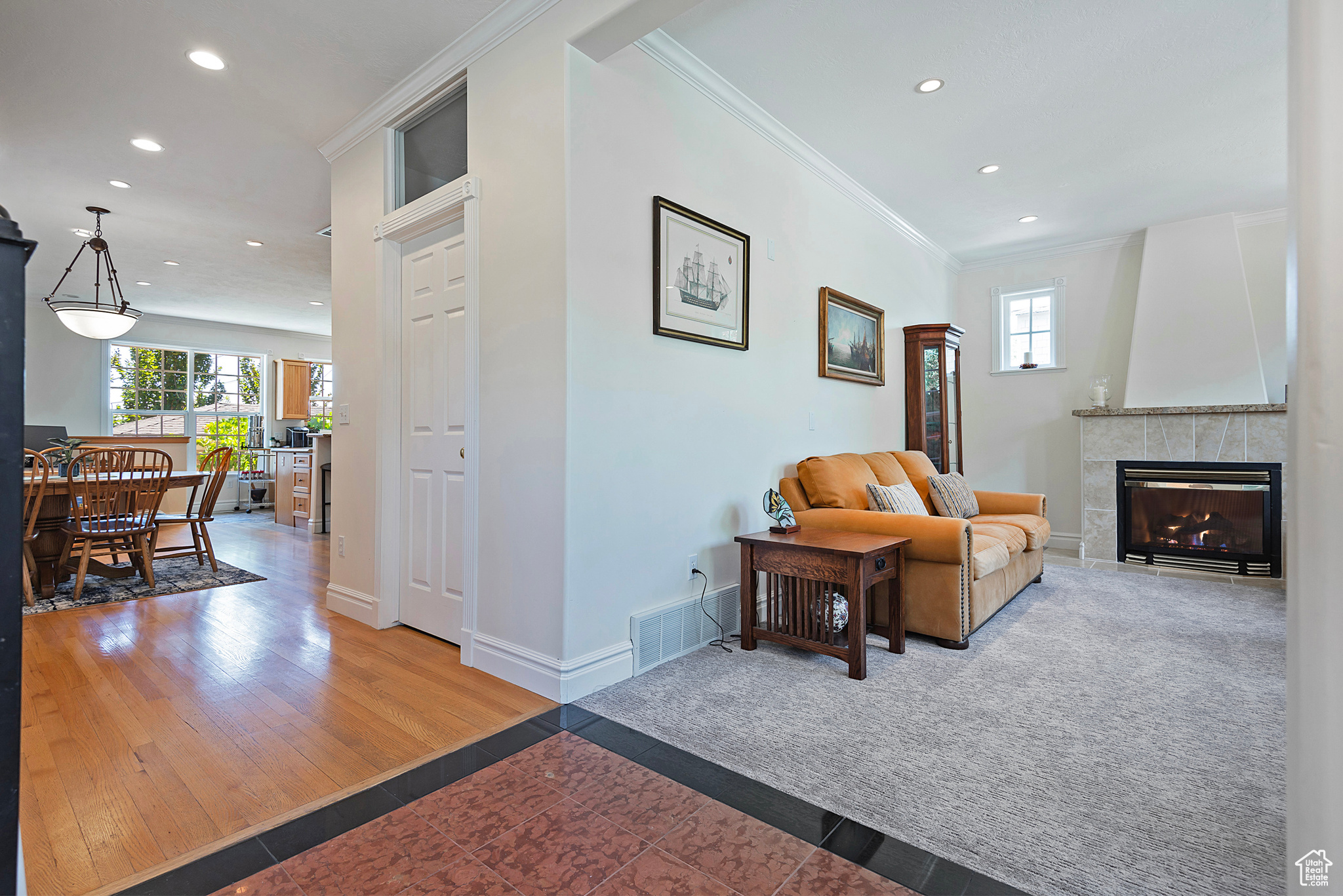 416 E 8TH AVE