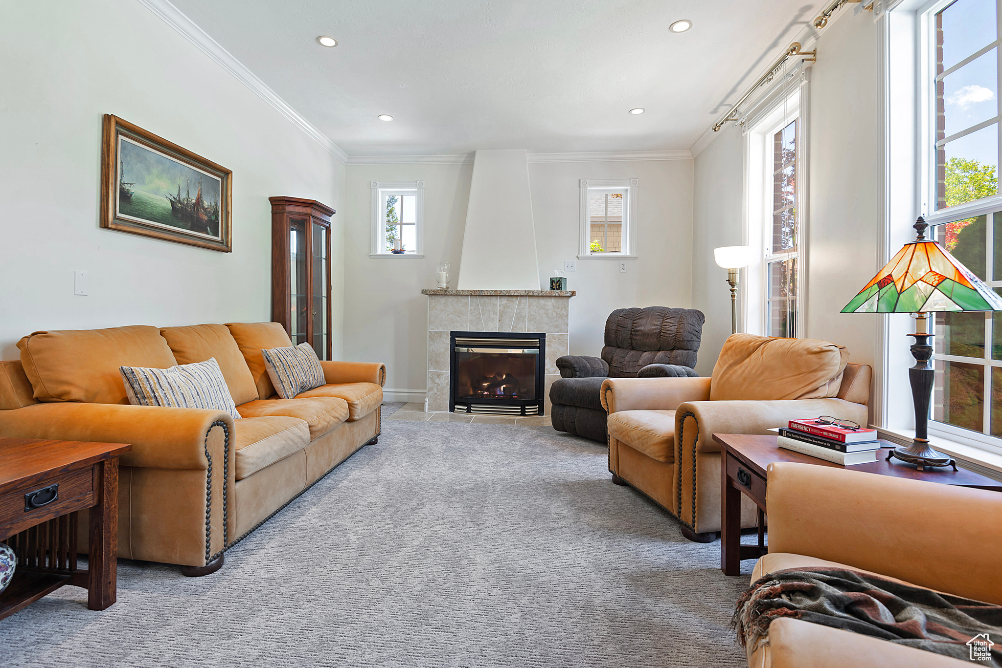 416 E 8TH AVE