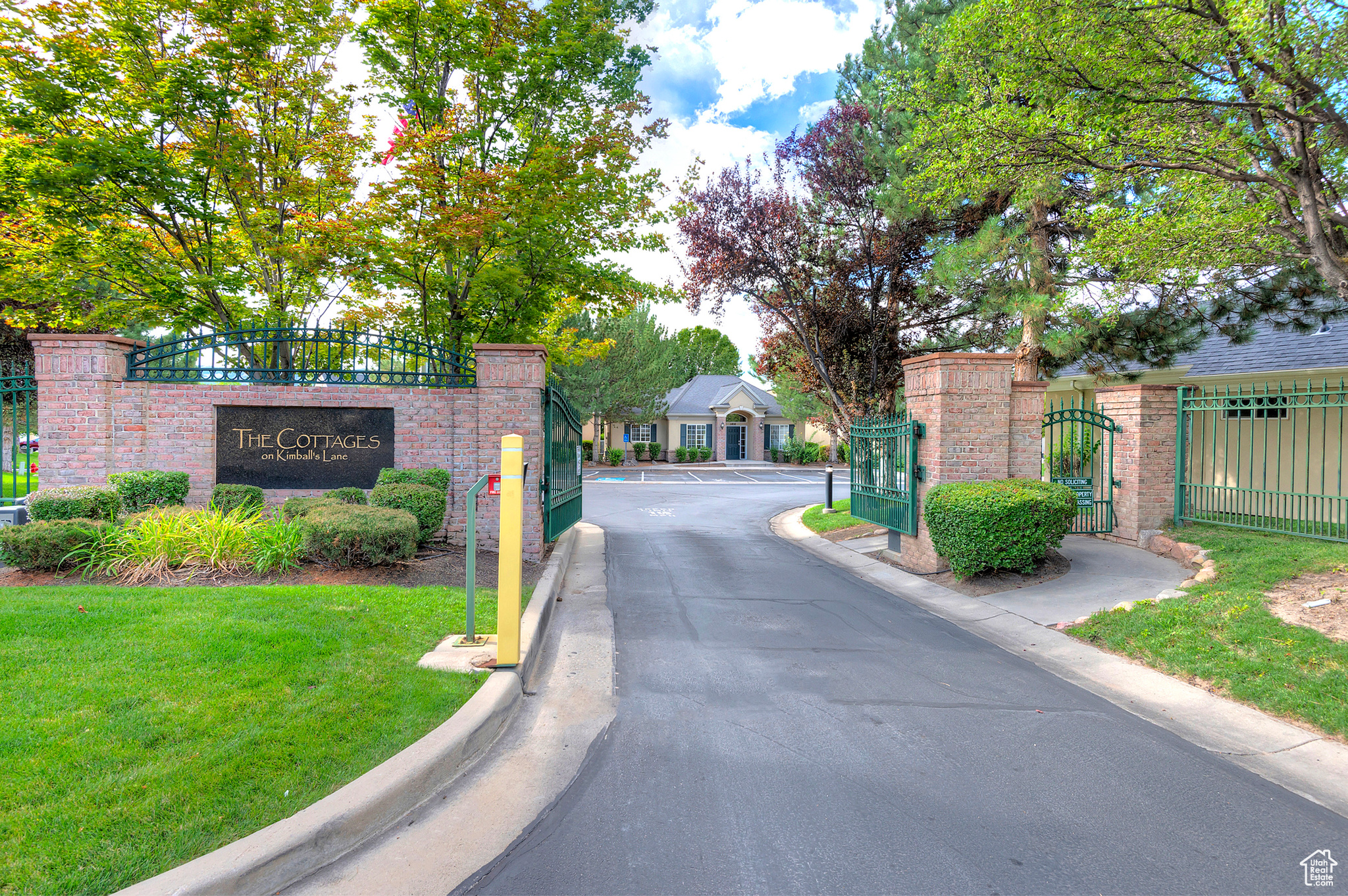 11811 S COTTAGE VIEW LN