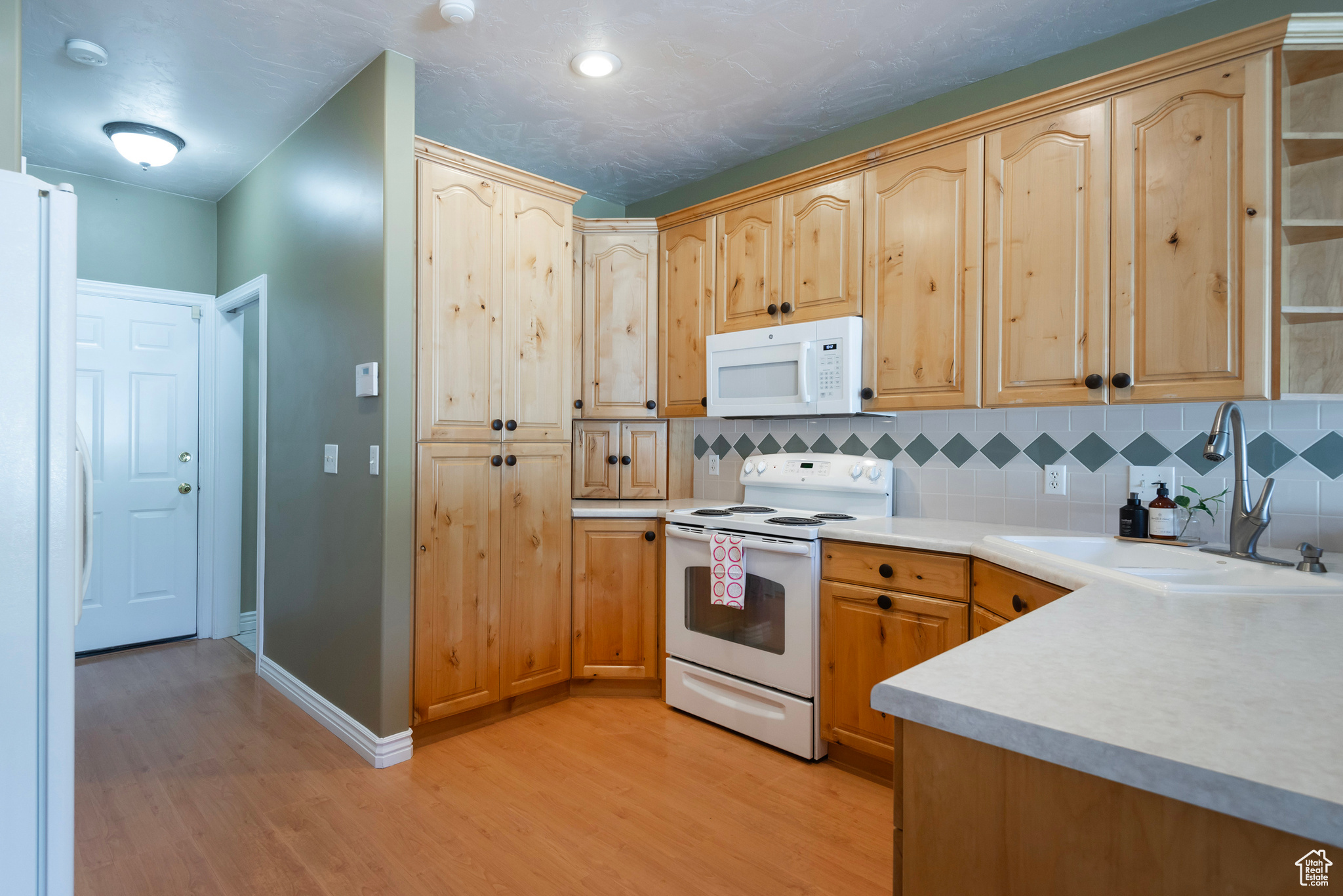 11811 S COTTAGE VIEW LN
