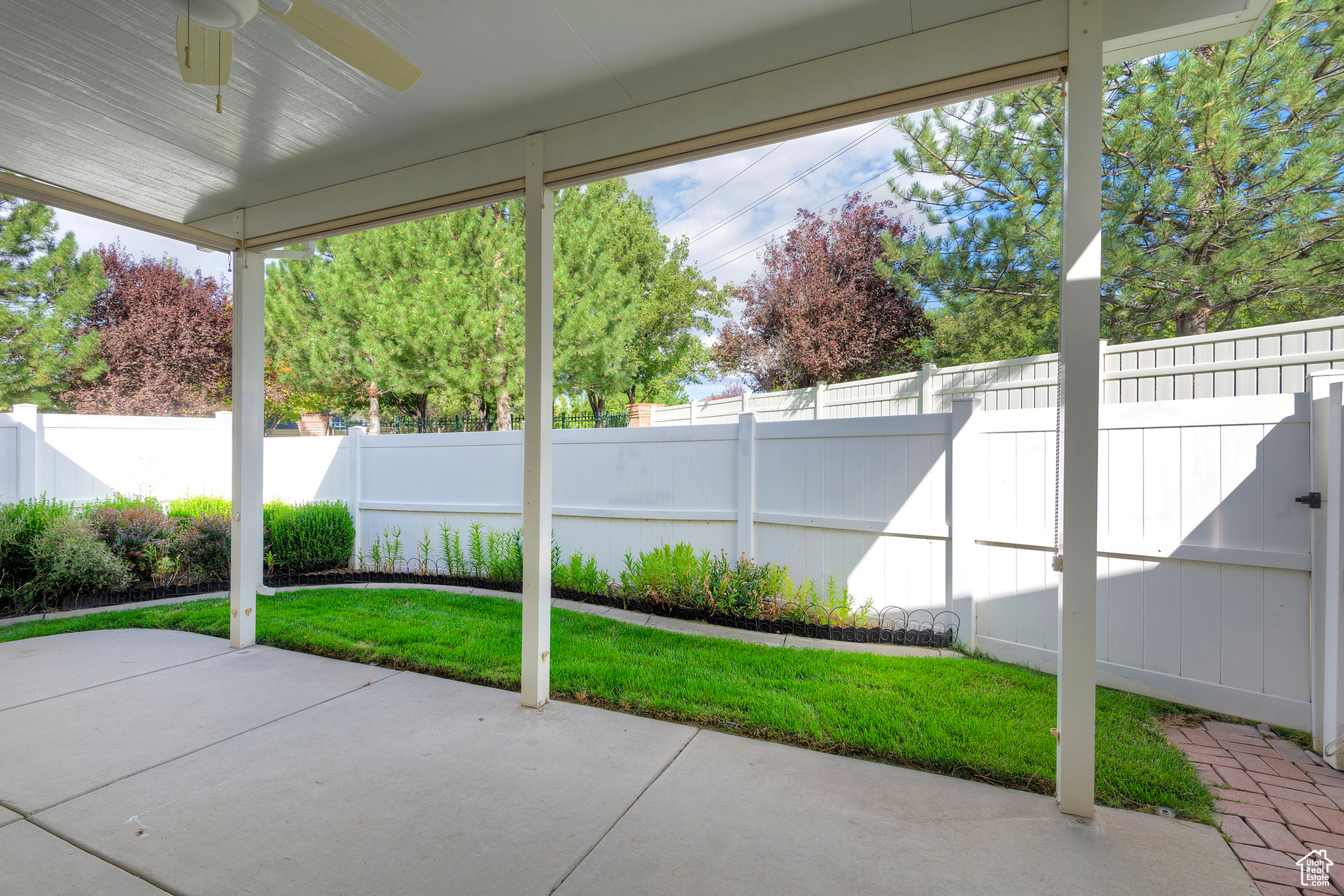 11811 S COTTAGE VIEW LN