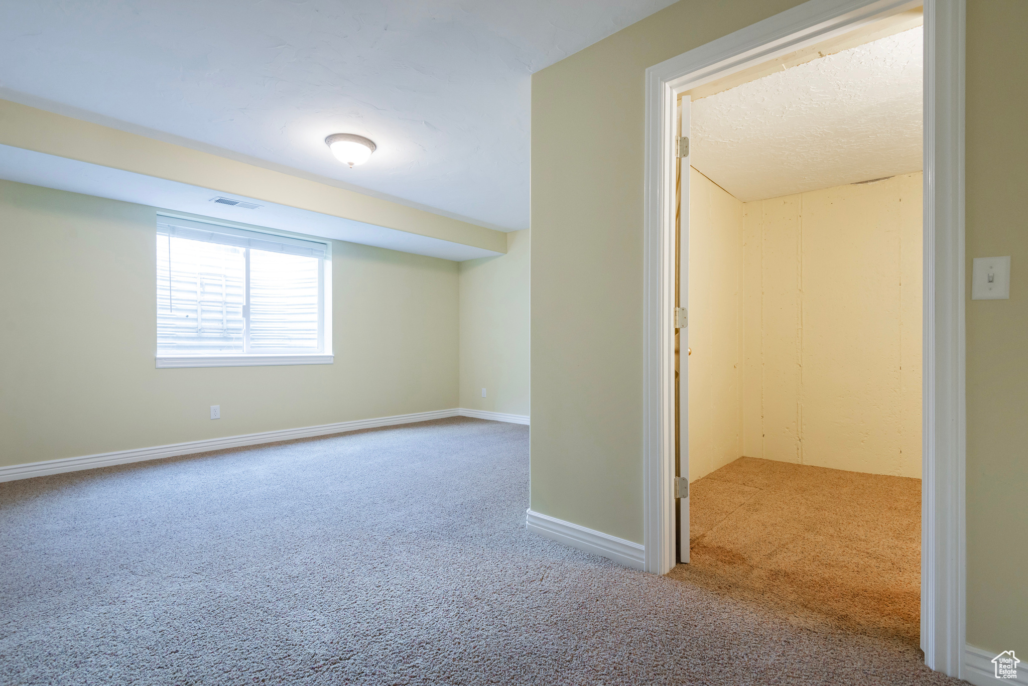 11811 S COTTAGE VIEW LN