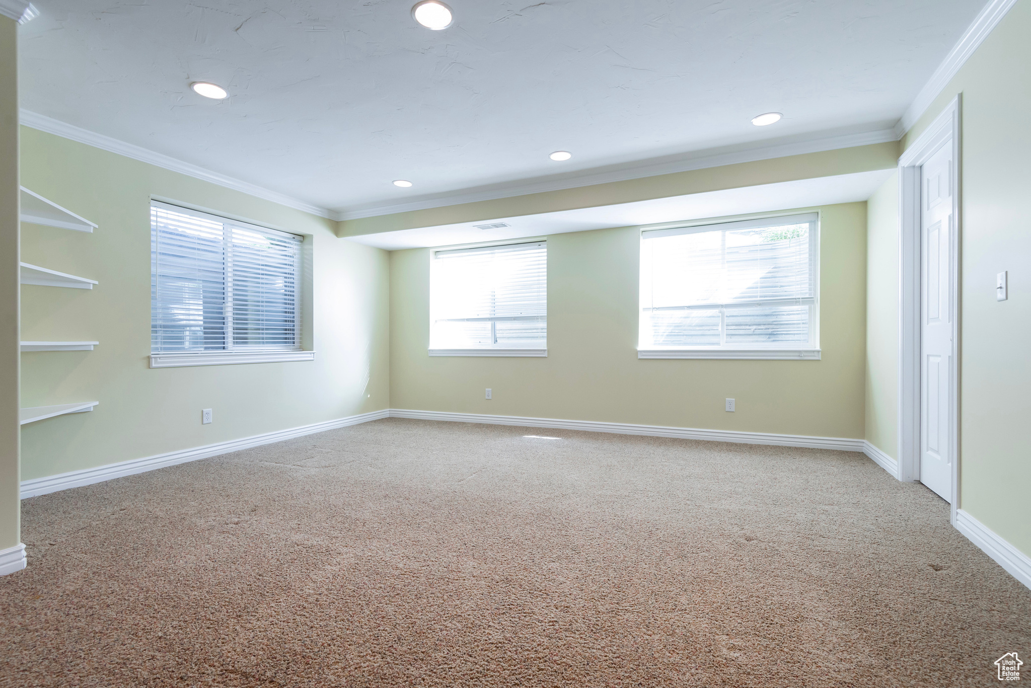 11811 S COTTAGE VIEW LN