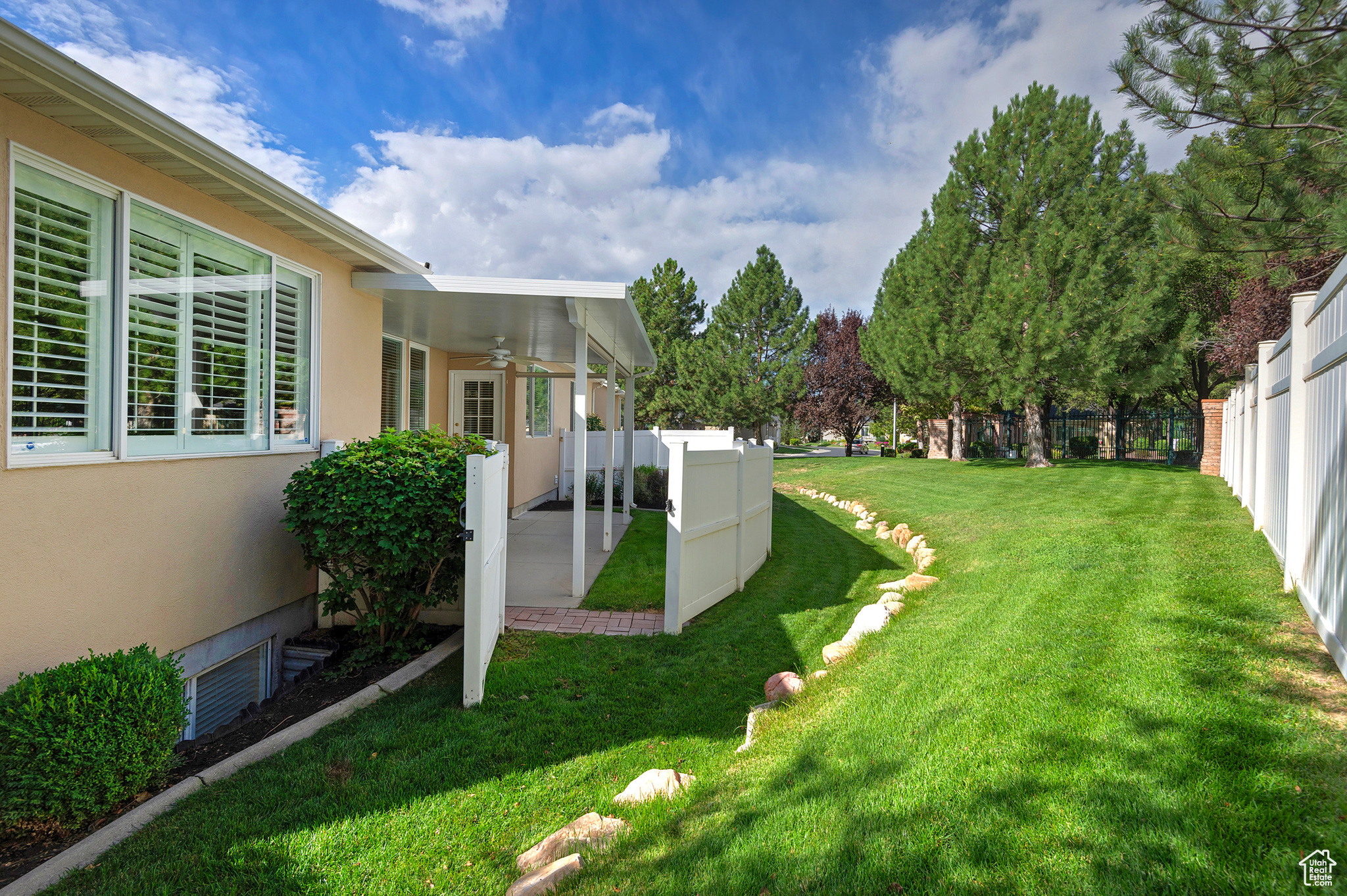 11811 S COTTAGE VIEW LN