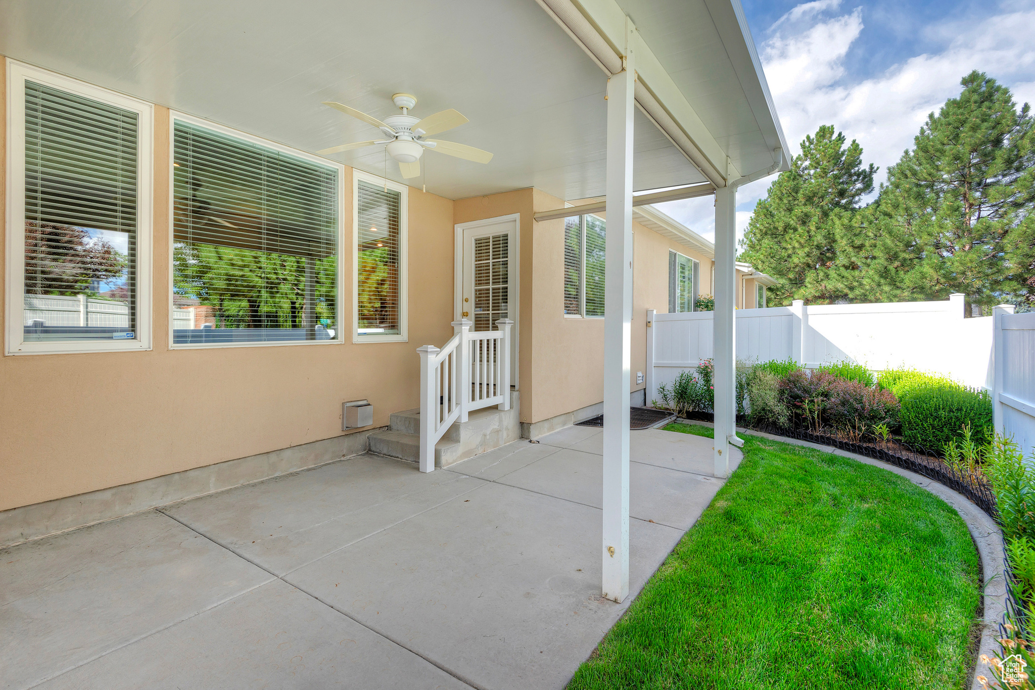 11811 S COTTAGE VIEW LN