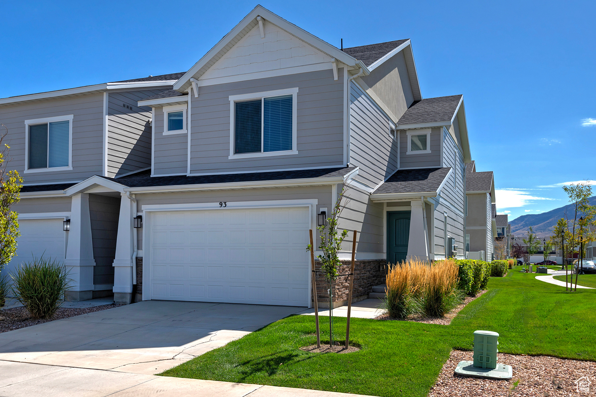 93 E BLUEGRASS ROW