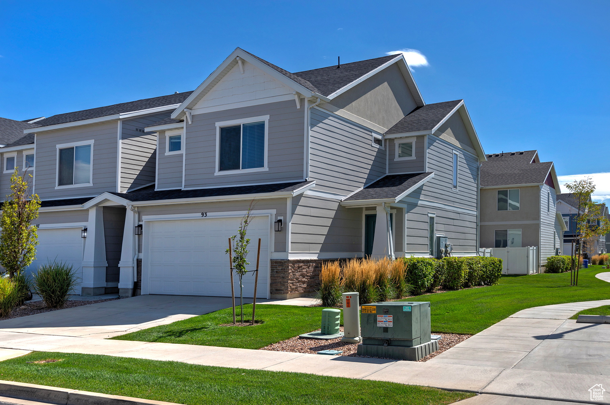 93 E BLUEGRASS ROW