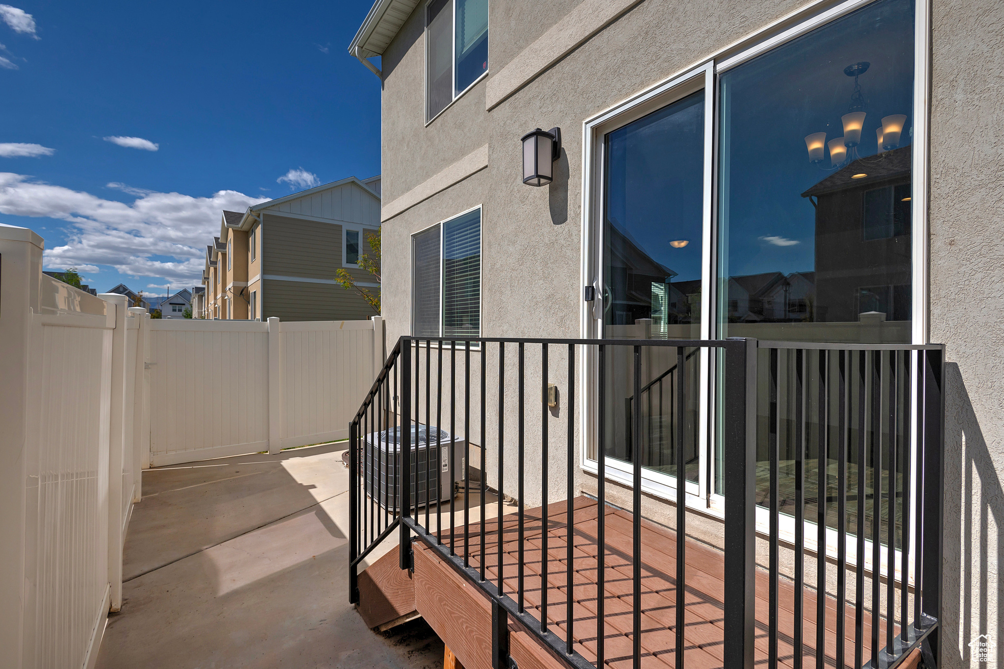 93 E BLUEGRASS ROW