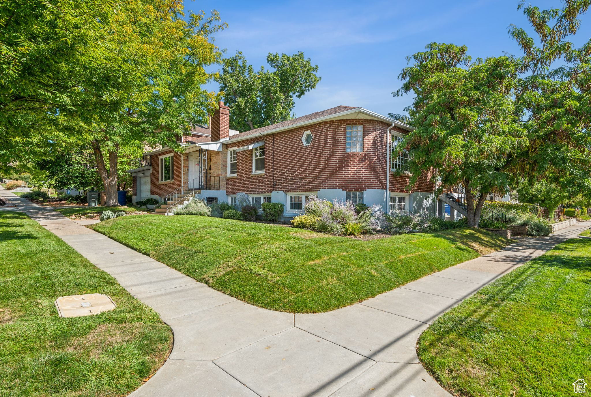 355 4TH AVE