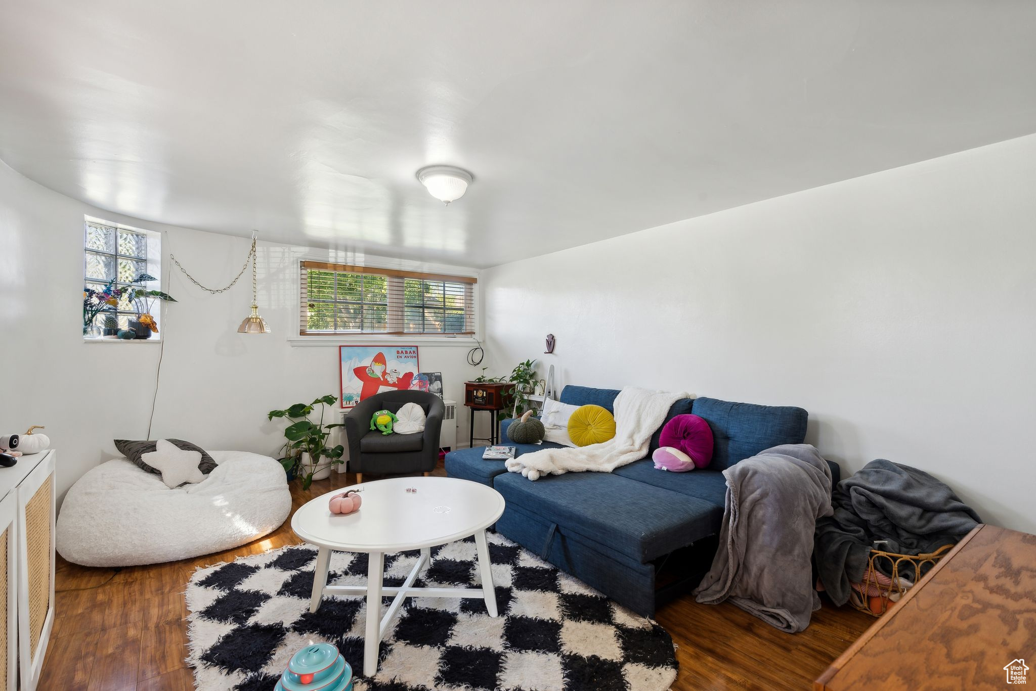 355 4TH AVE