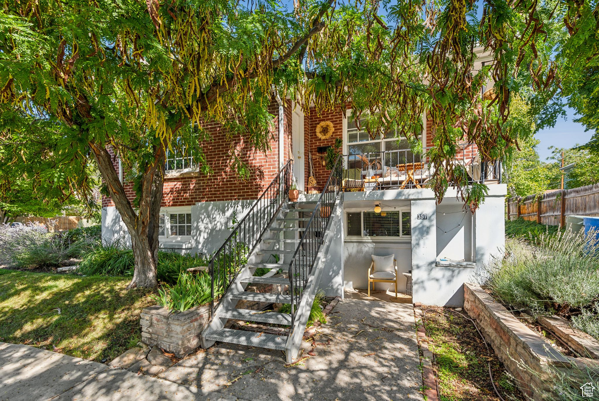 355 4TH AVE