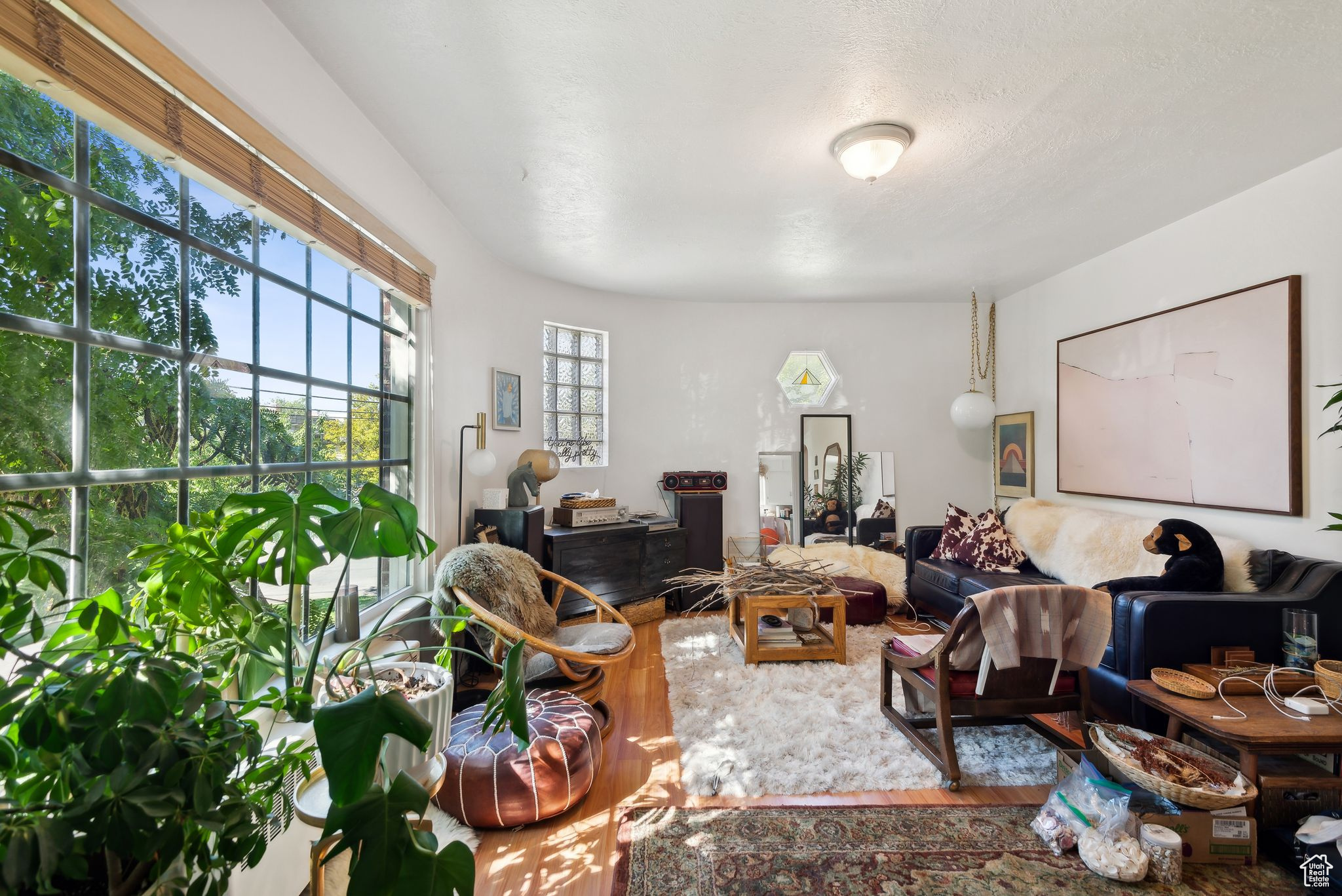 355 4TH AVE