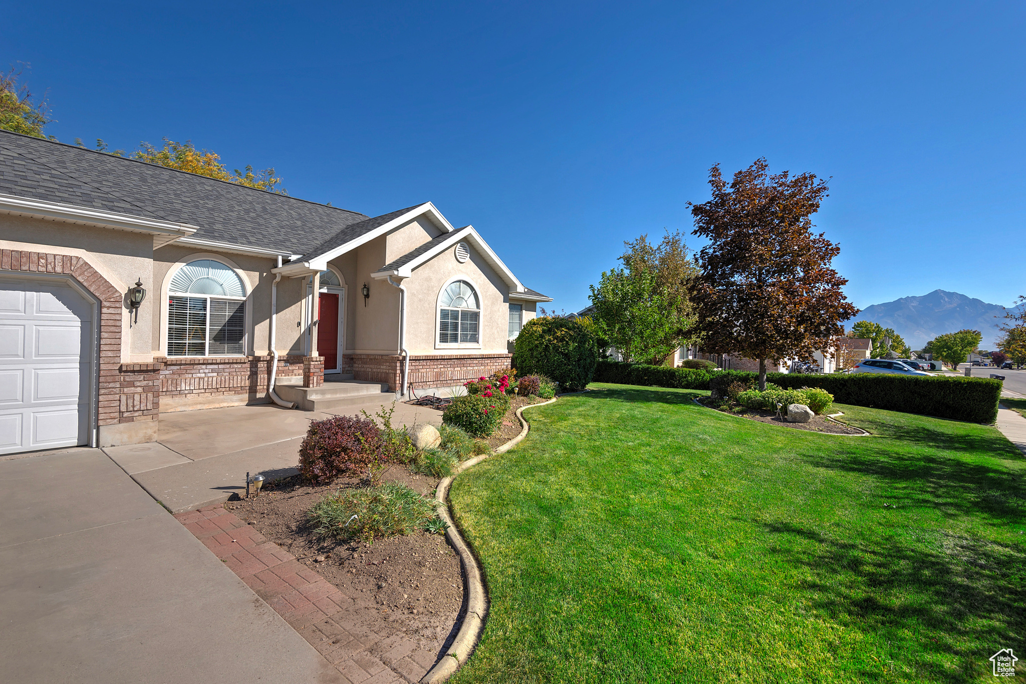4732 W DORILEE DR