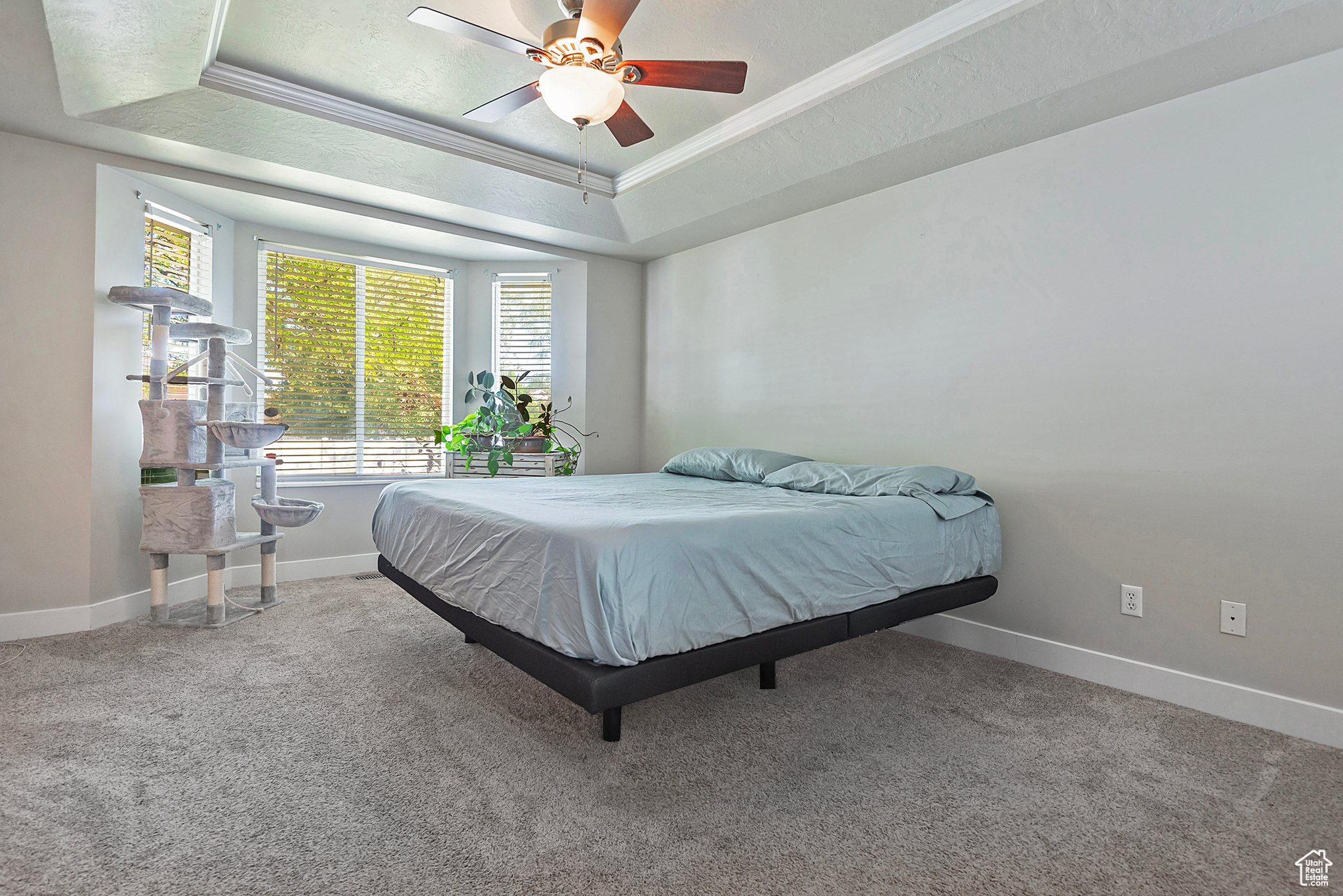 4732 W DORILEE DR
