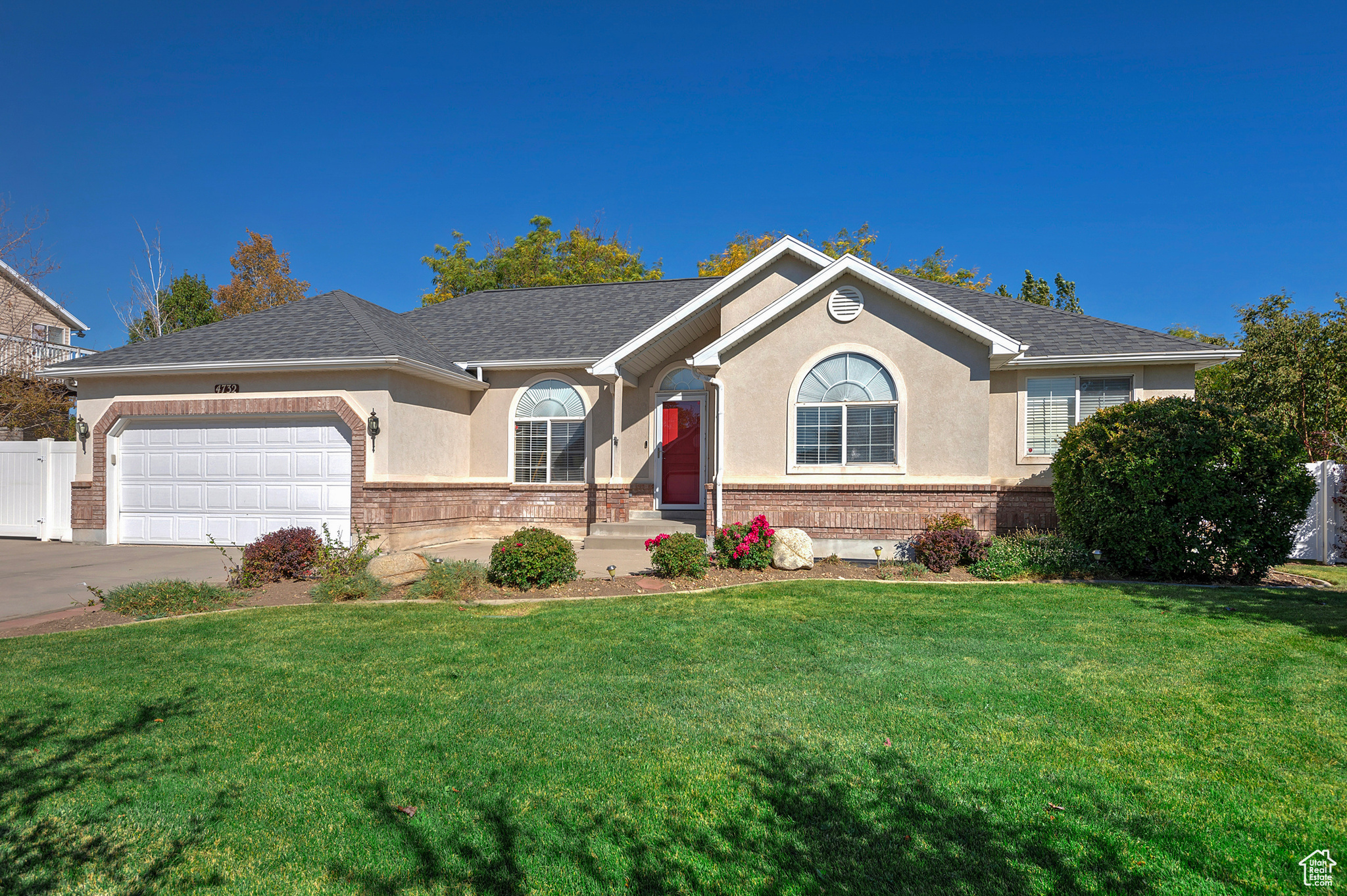 4732 W DORILEE DR