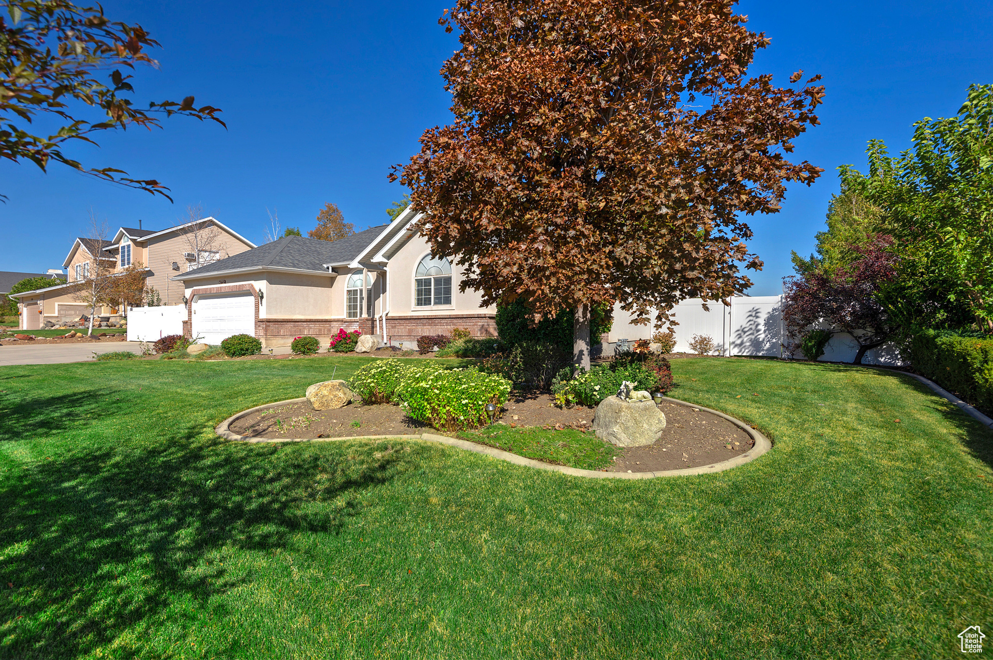 4732 W DORILEE DR