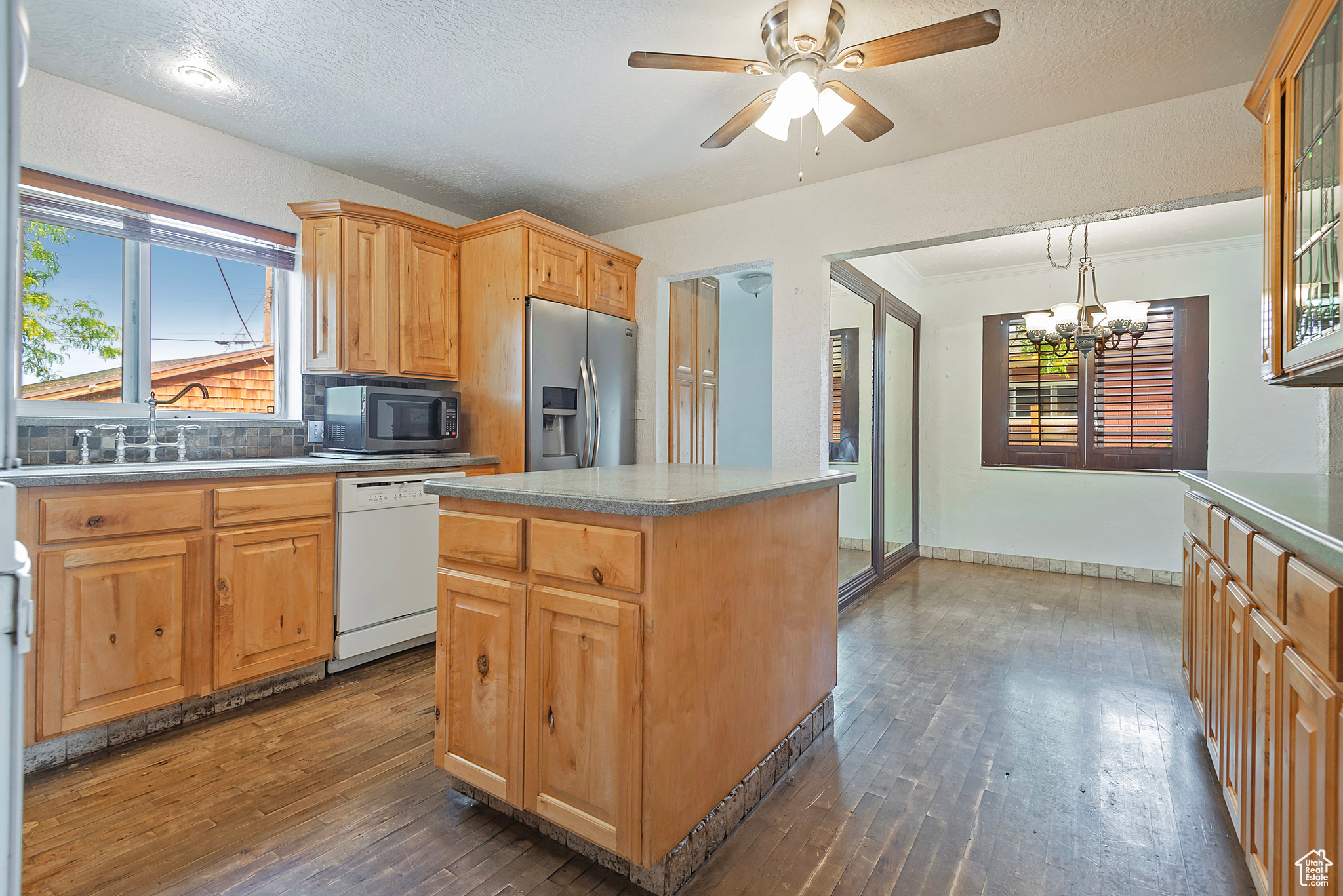 8360 W MIX AVE