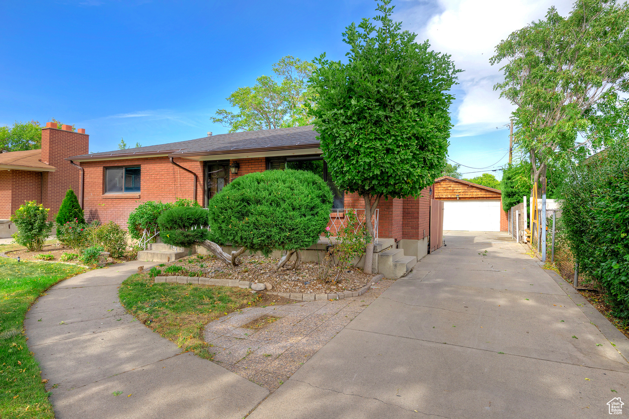 8360 W MIX AVE