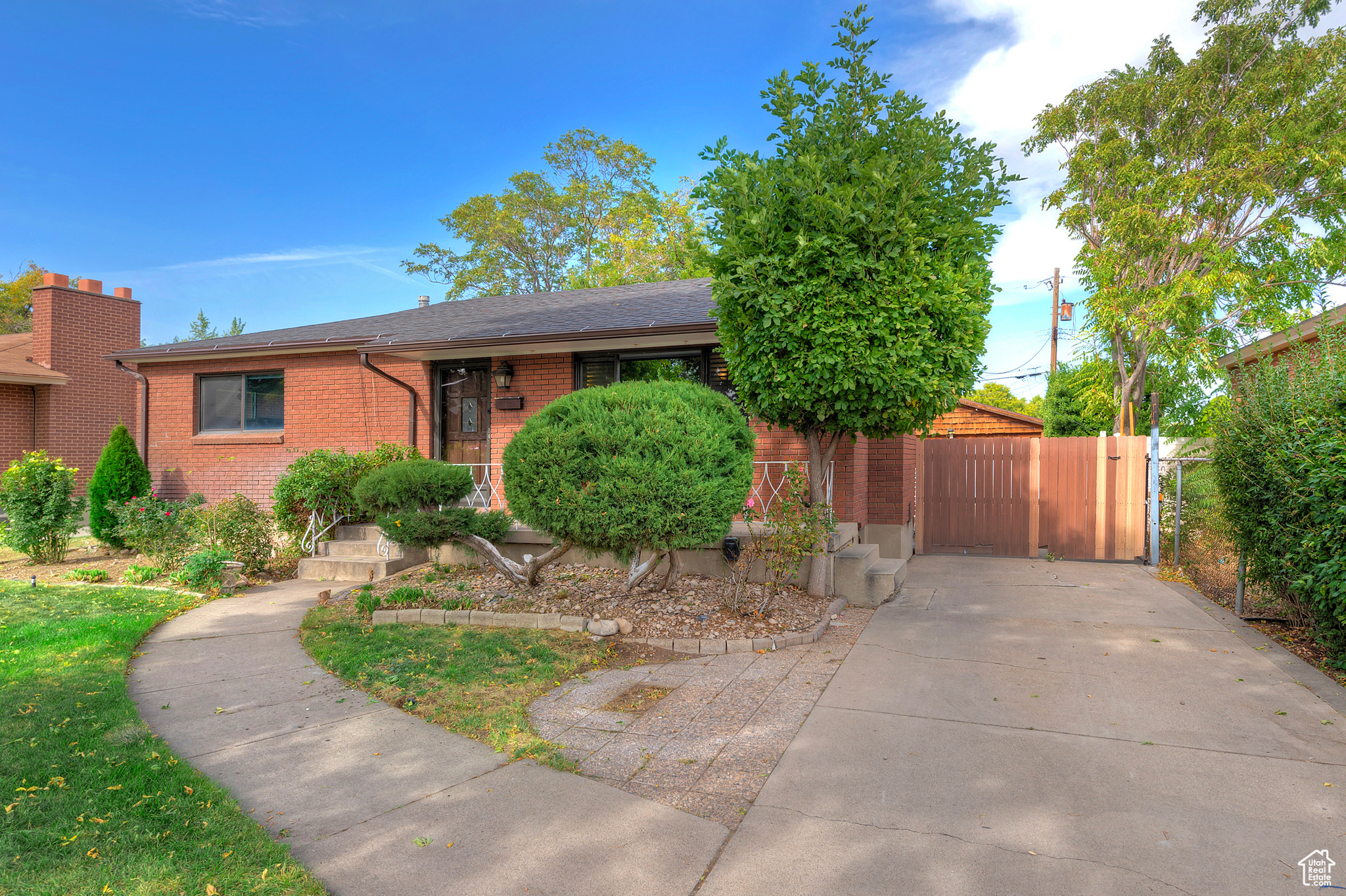 8360 W MIX AVE