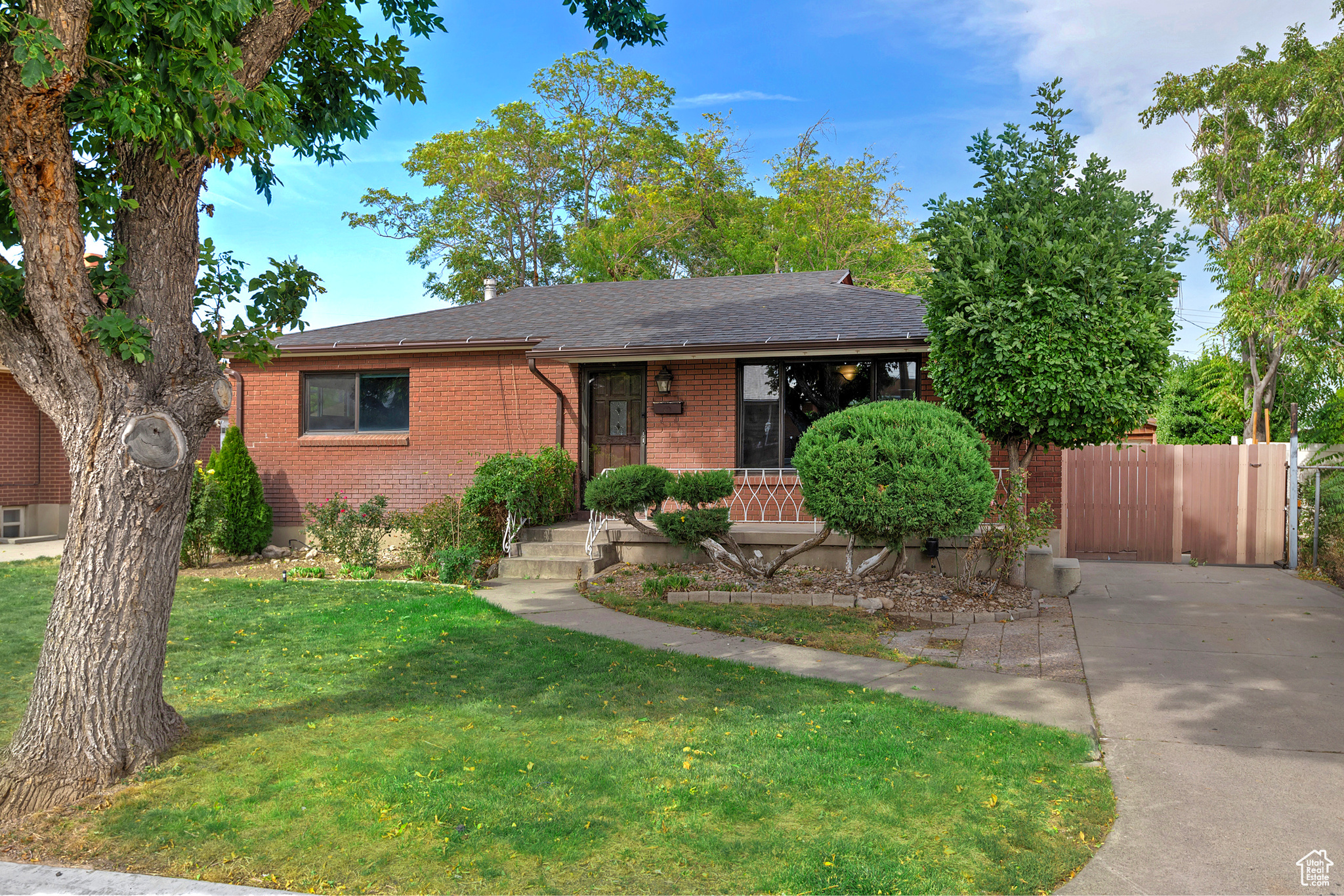 8360 W MIX AVE