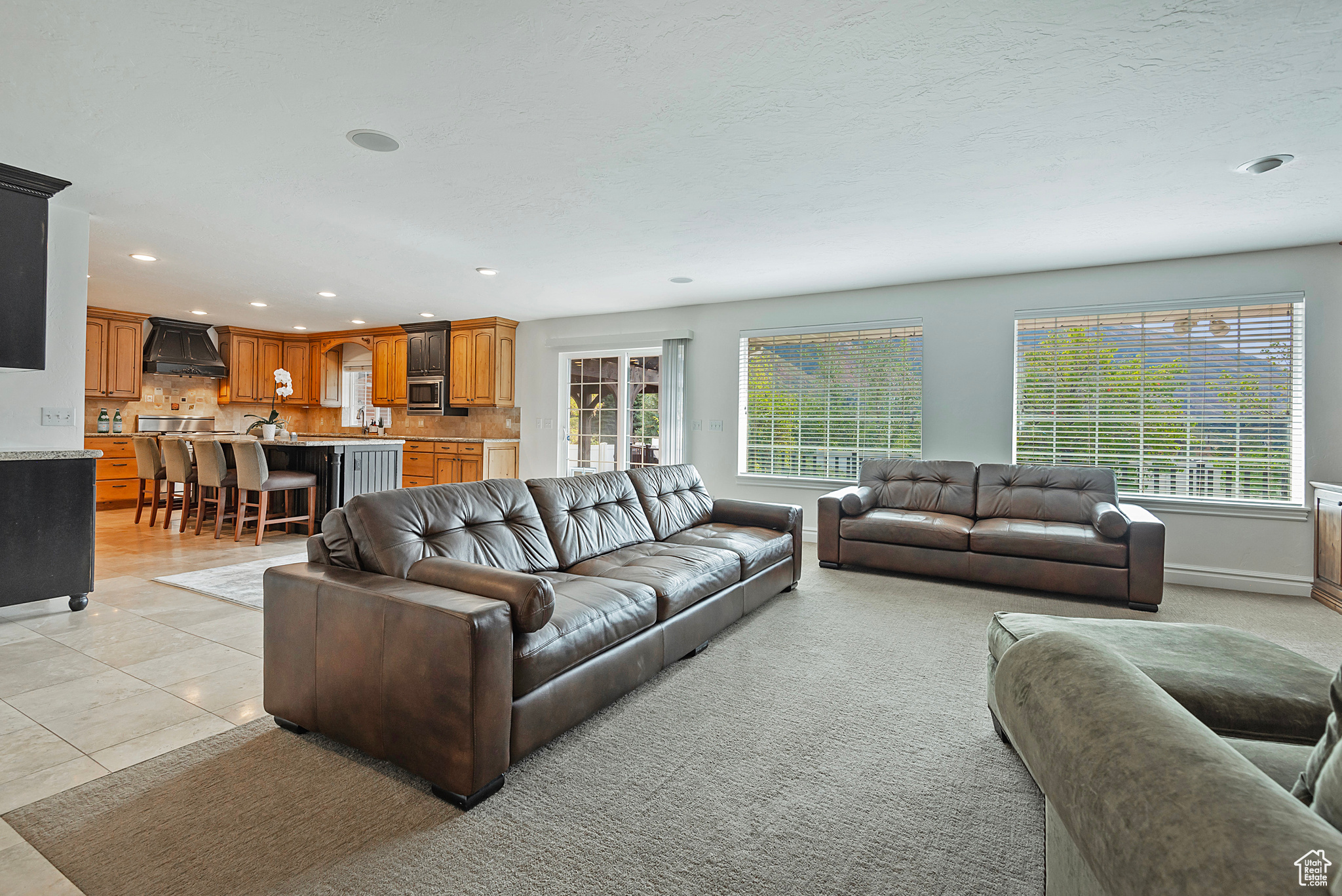 3016 E DIMPLE DELL LN
