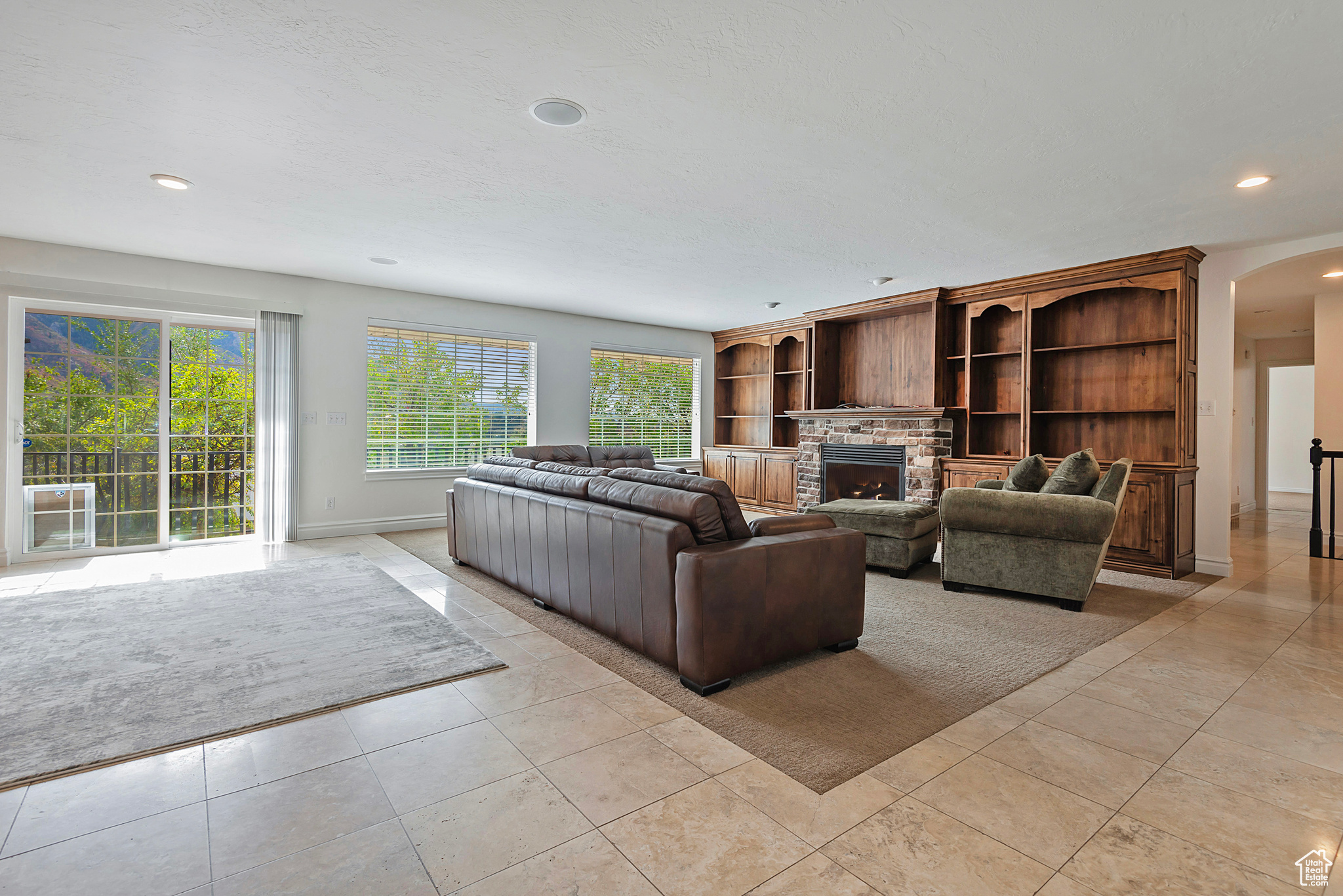 3016 E DIMPLE DELL LN