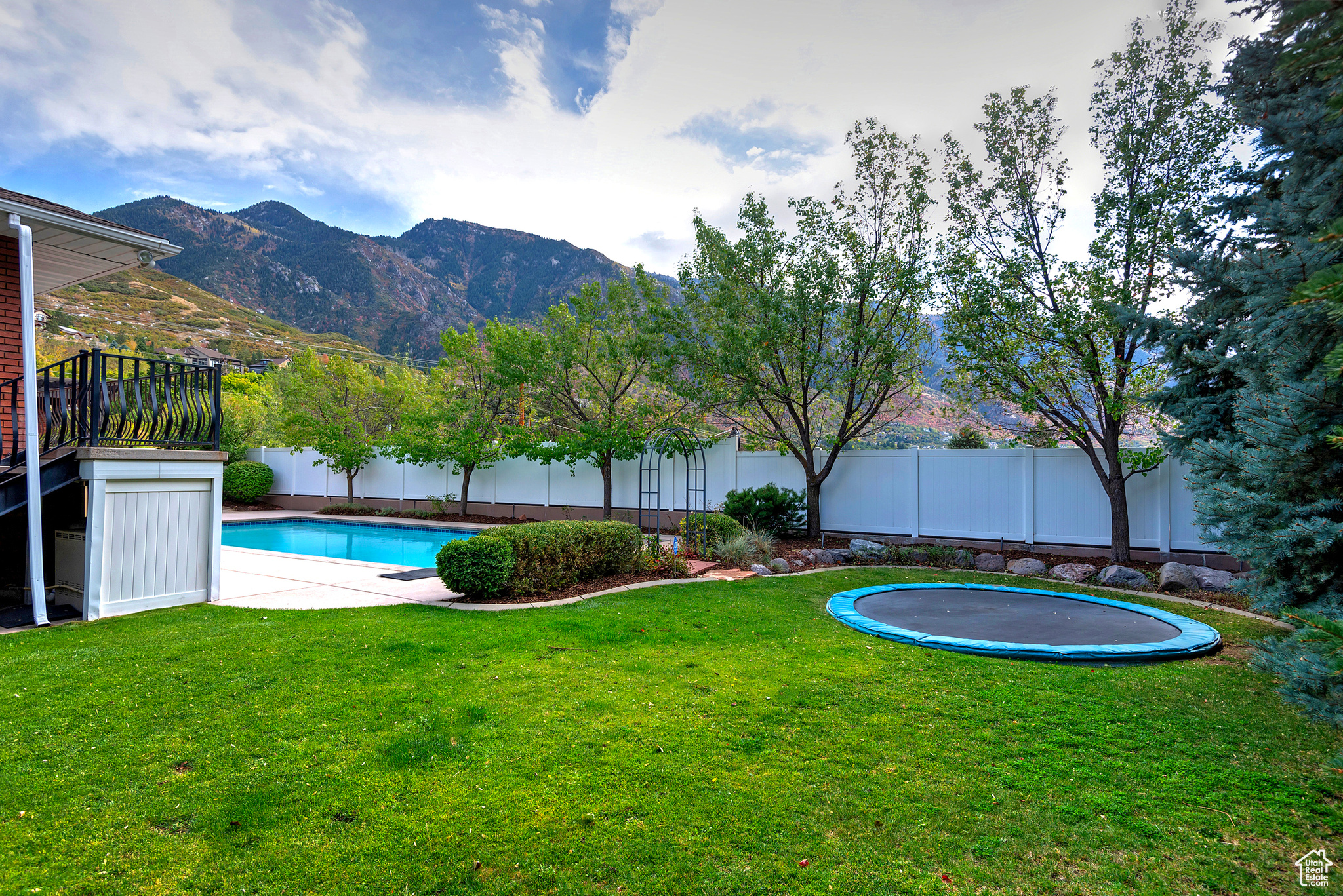 3016 E DIMPLE DELL LN
