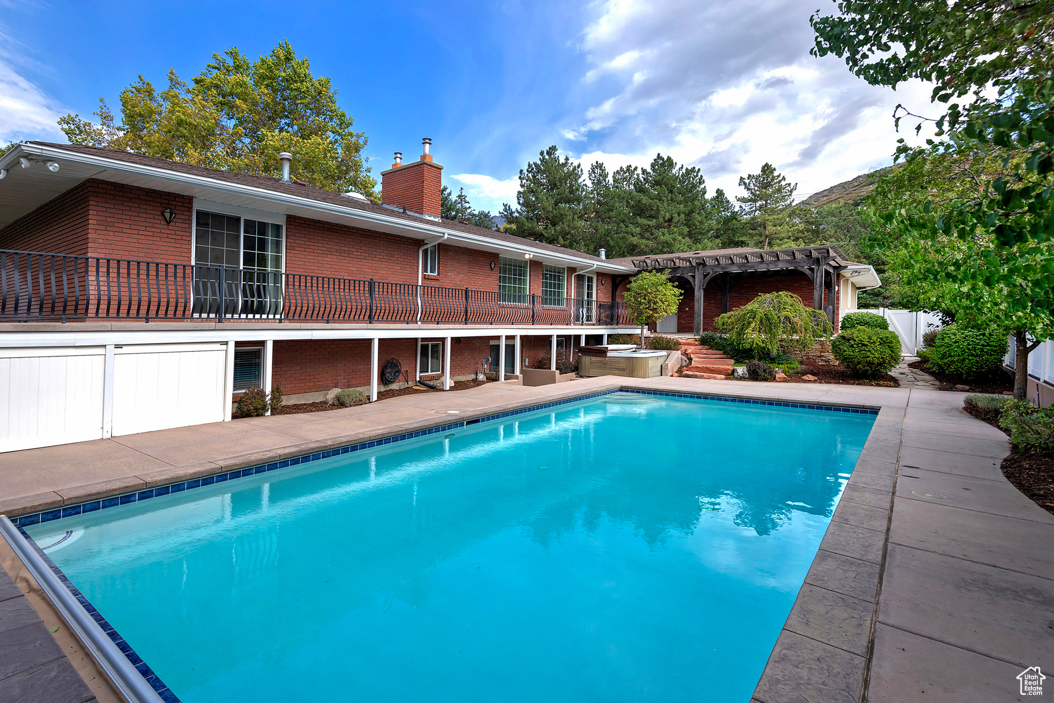 3016 E DIMPLE DELL LN