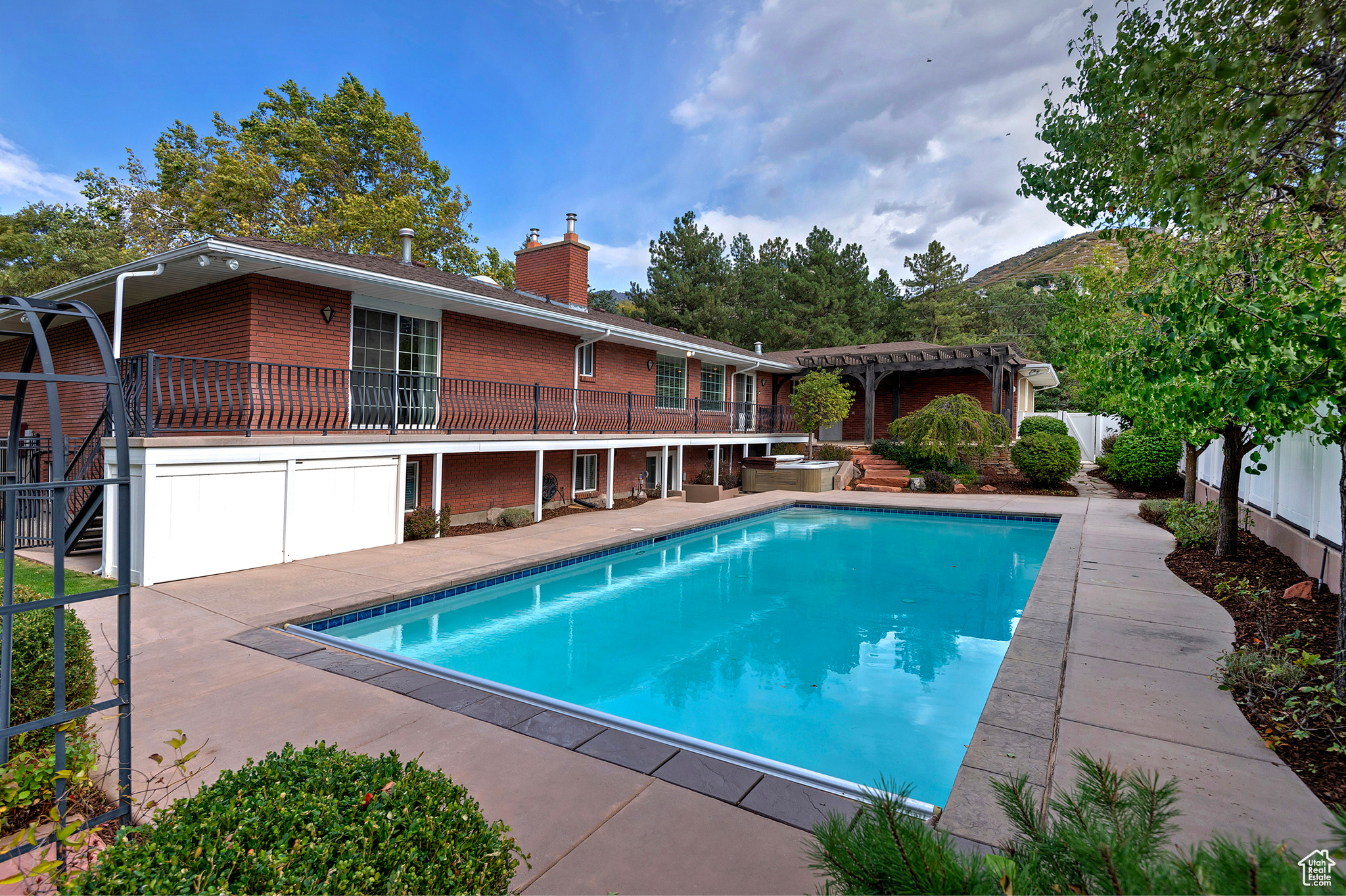 3016 E DIMPLE DELL LN