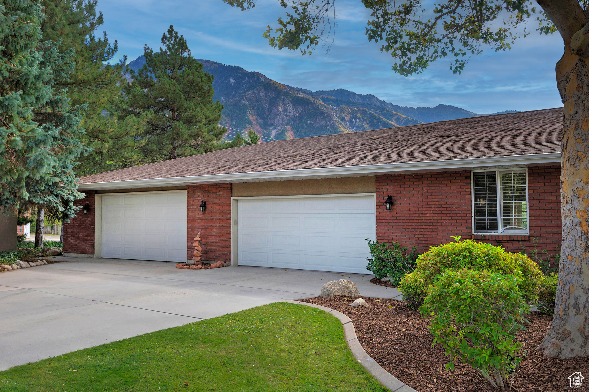 3016 E DIMPLE DELL LN