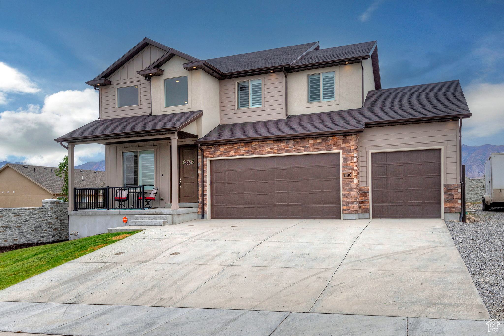 1188 N CLEMENTE WAY