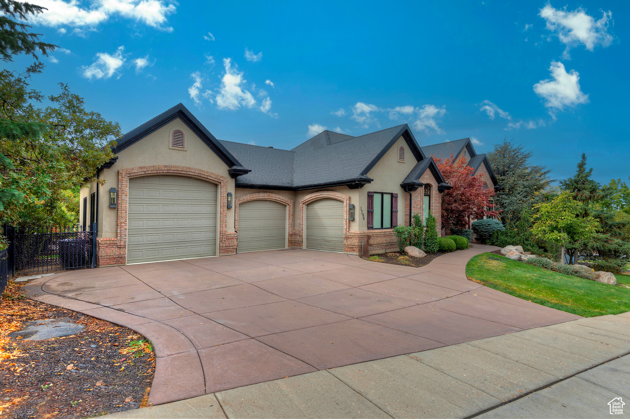 1296 E ELK HOLLOW RD